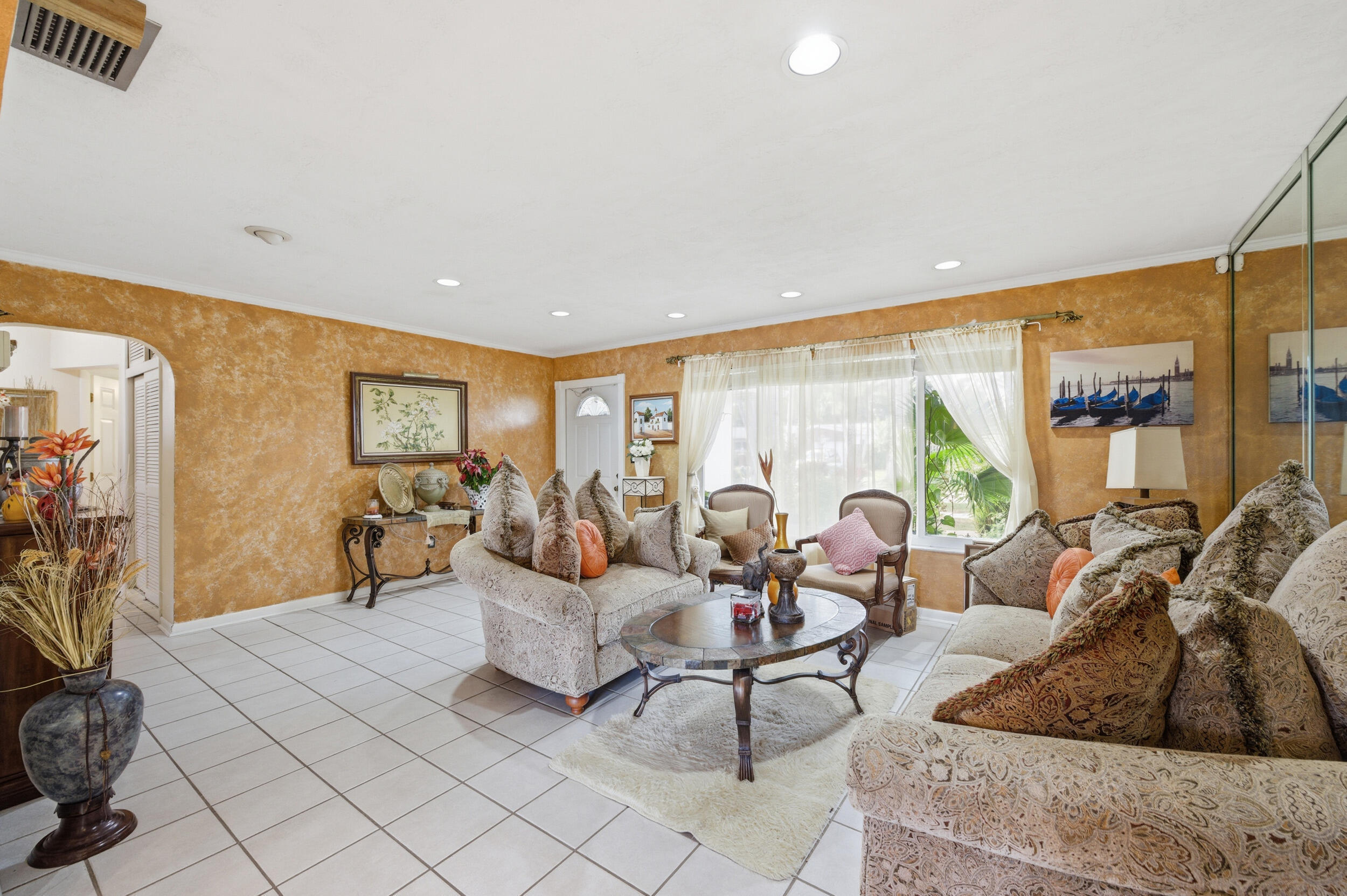 PEMBROKE LAKES SEC THREE - Residential