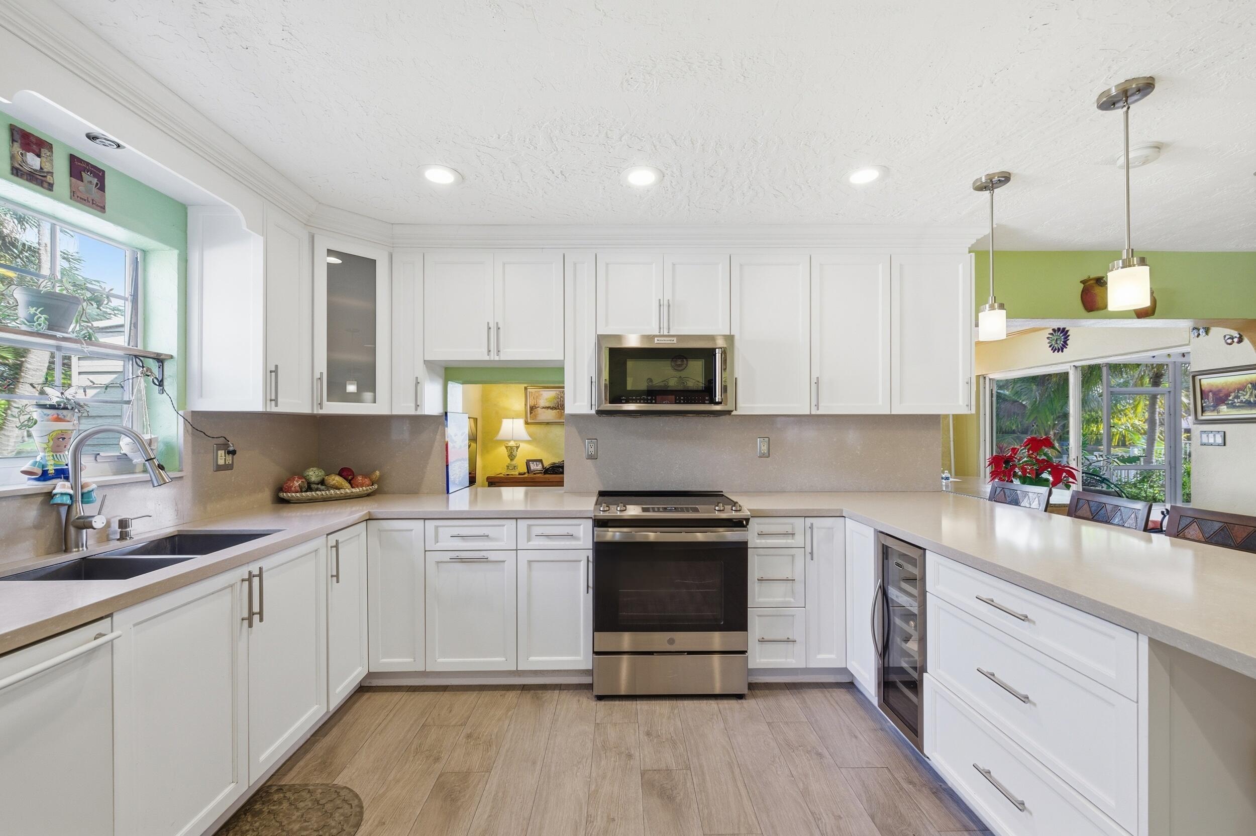 PEMBROKE LAKES SEC THREE - Residential