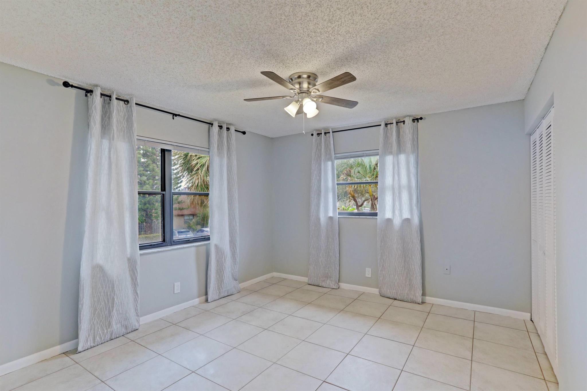 DELRAY OAKS CONDO - Residential