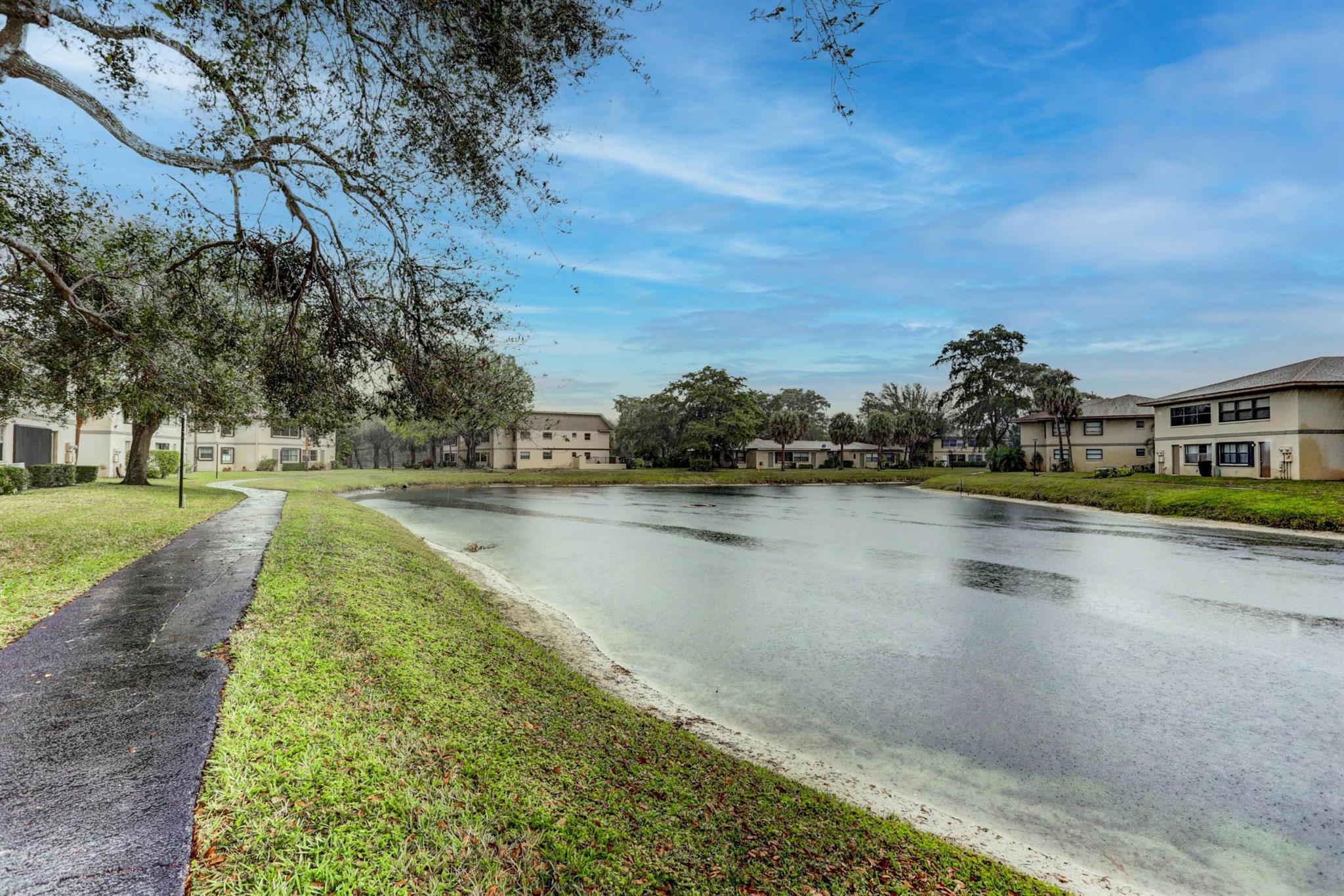 DELRAY OAKS CONDO - Residential