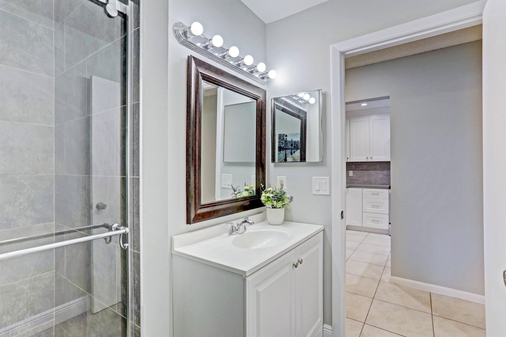 DELRAY OAKS CONDO - Residential