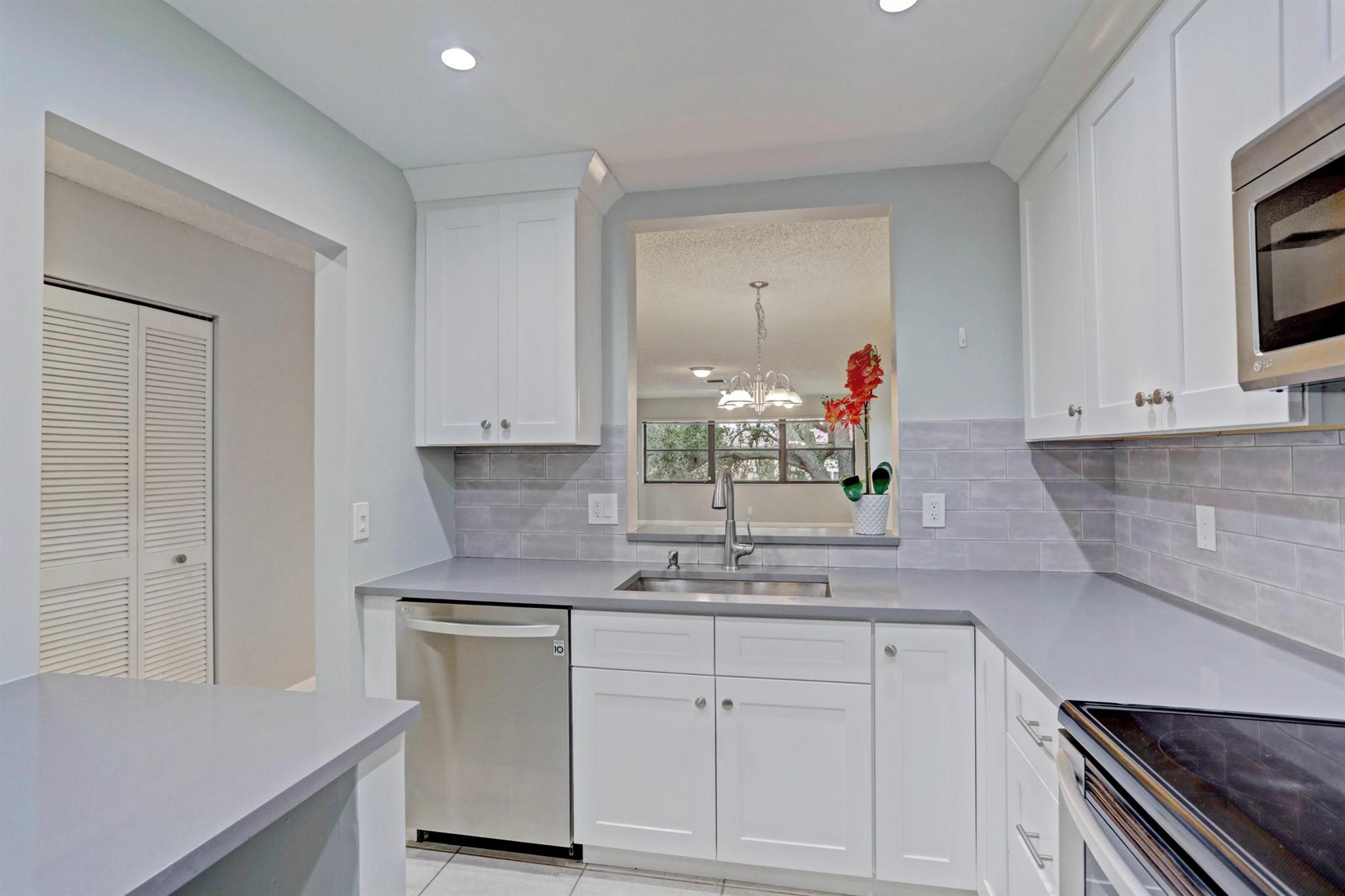 DELRAY OAKS CONDO - Residential