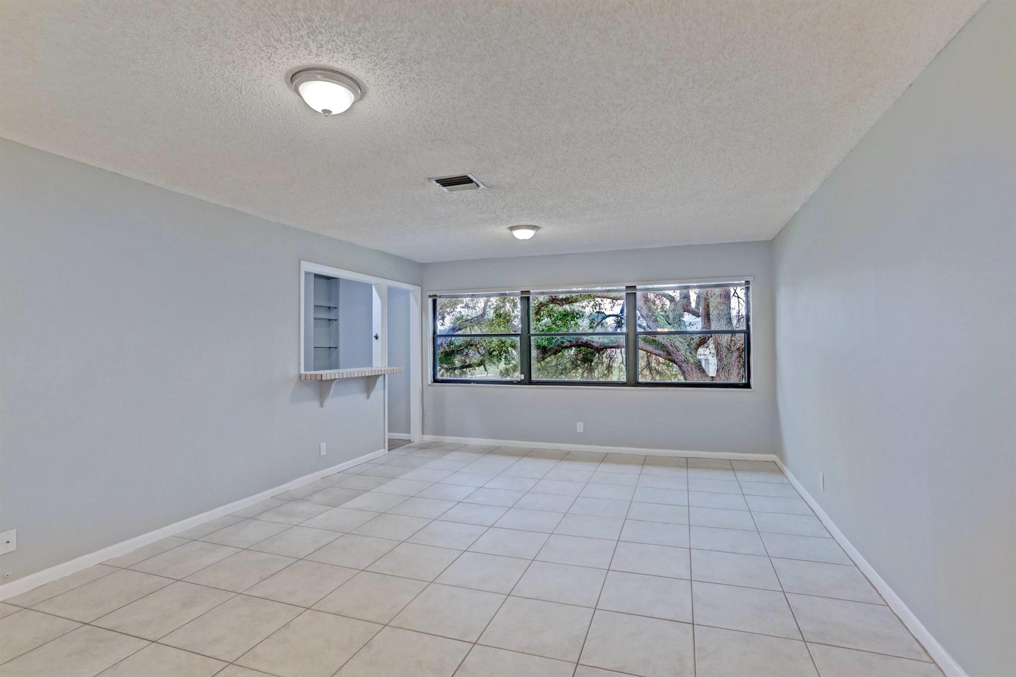 DELRAY OAKS CONDO - Residential