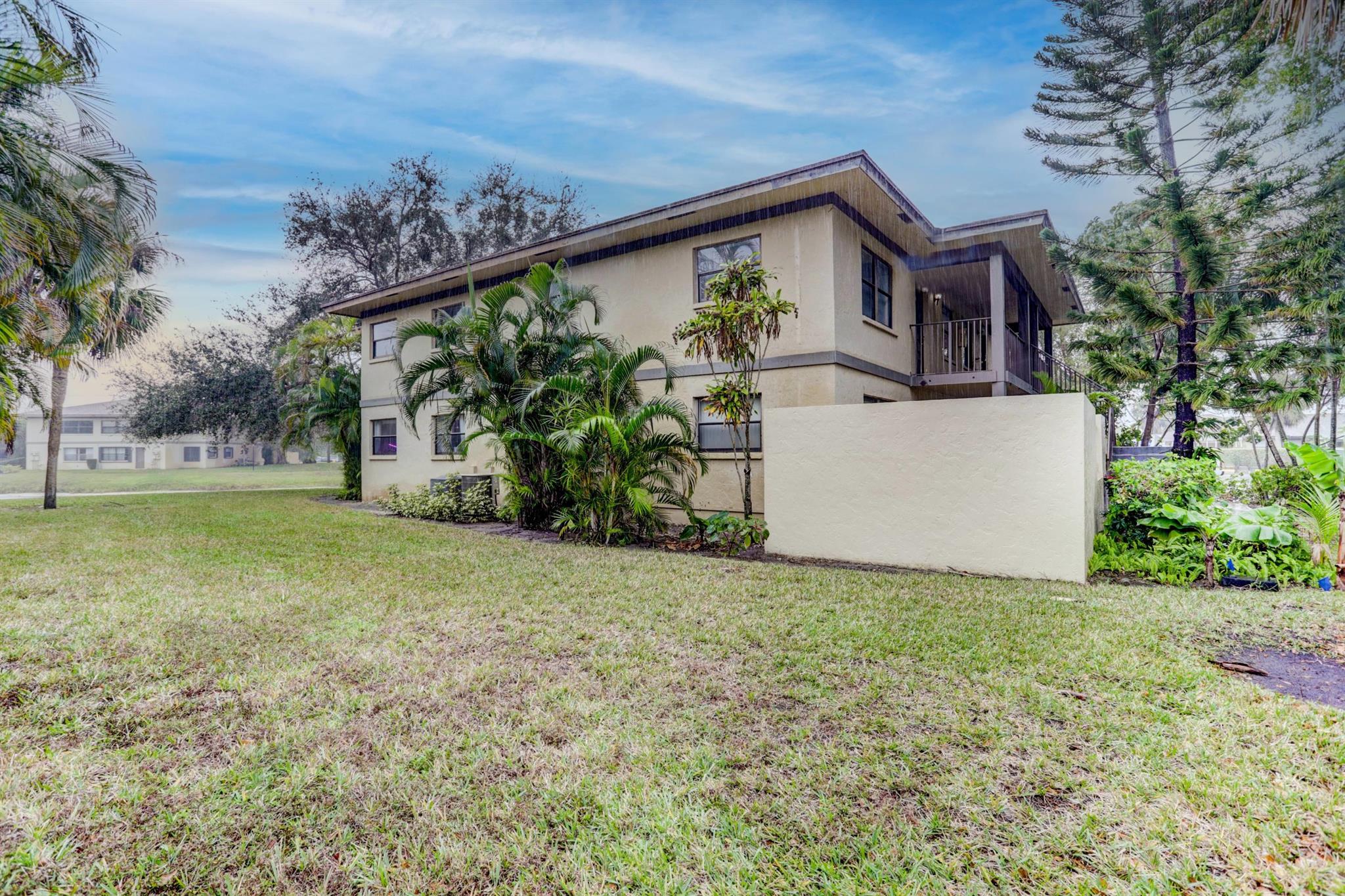 DELRAY OAKS CONDO - Residential