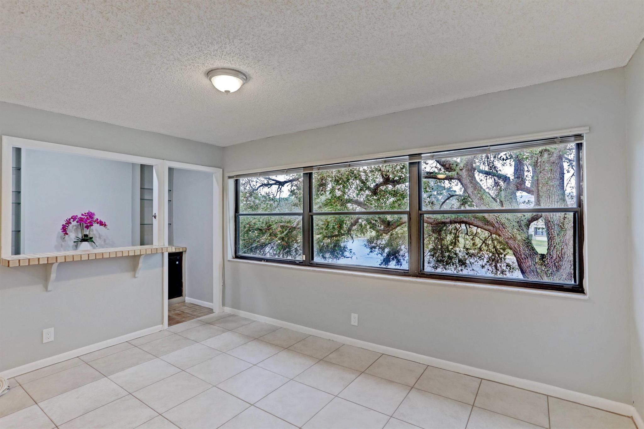 DELRAY OAKS CONDO - Residential