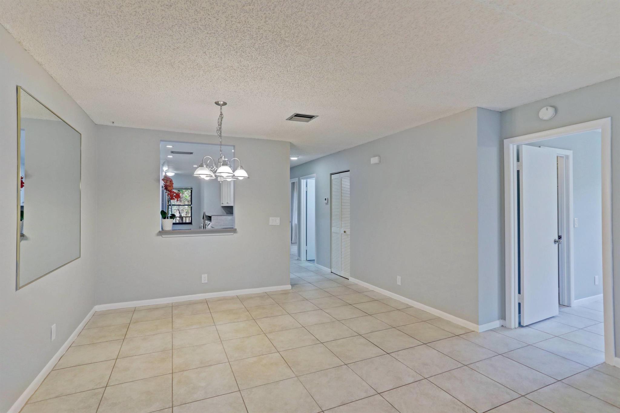 DELRAY OAKS CONDO - Residential