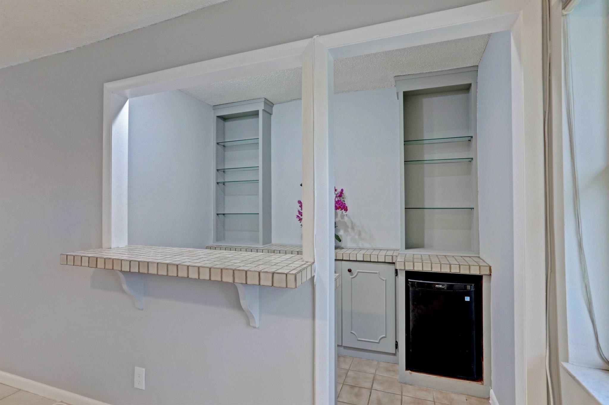 DELRAY OAKS CONDO - Residential