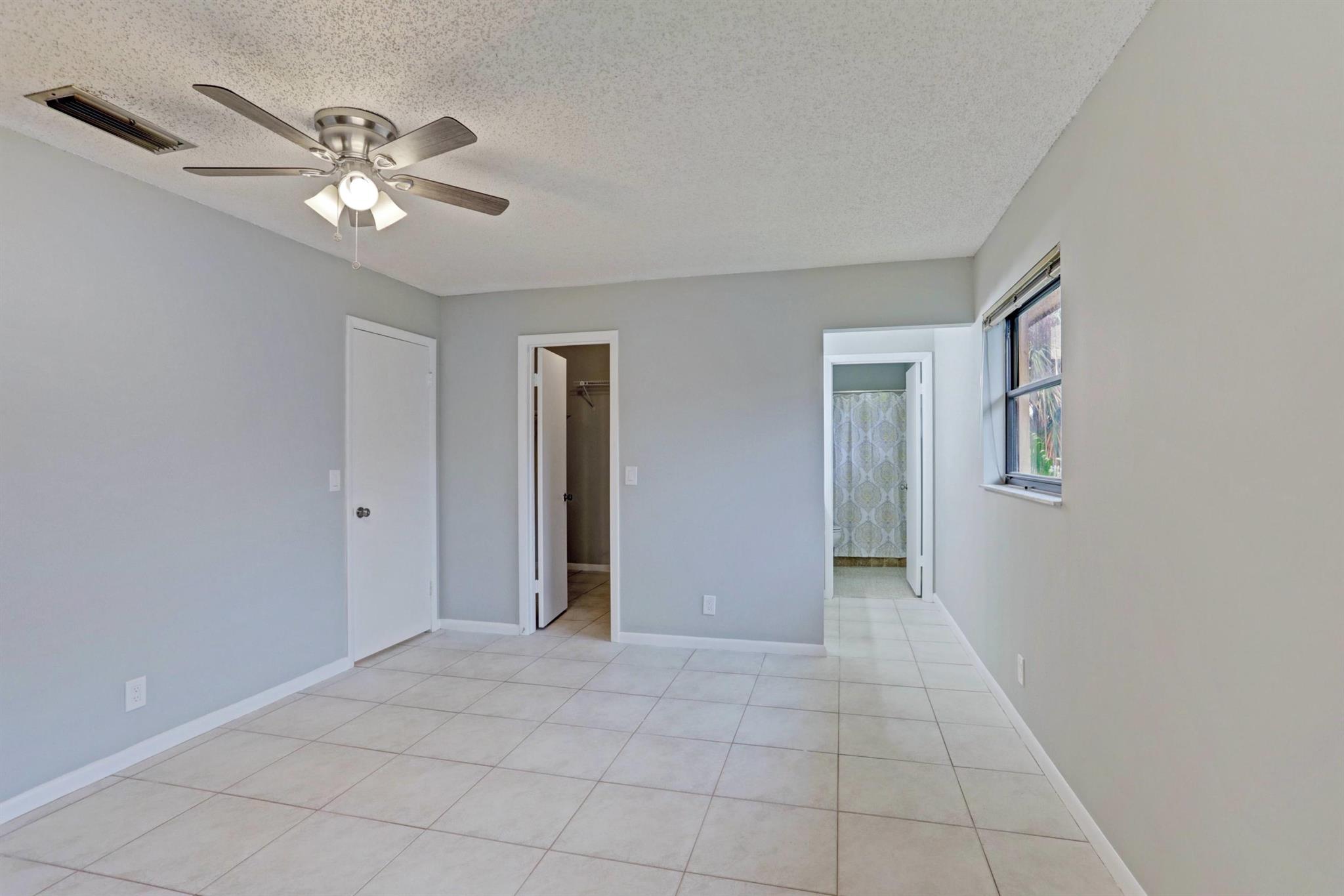 DELRAY OAKS CONDO - Residential