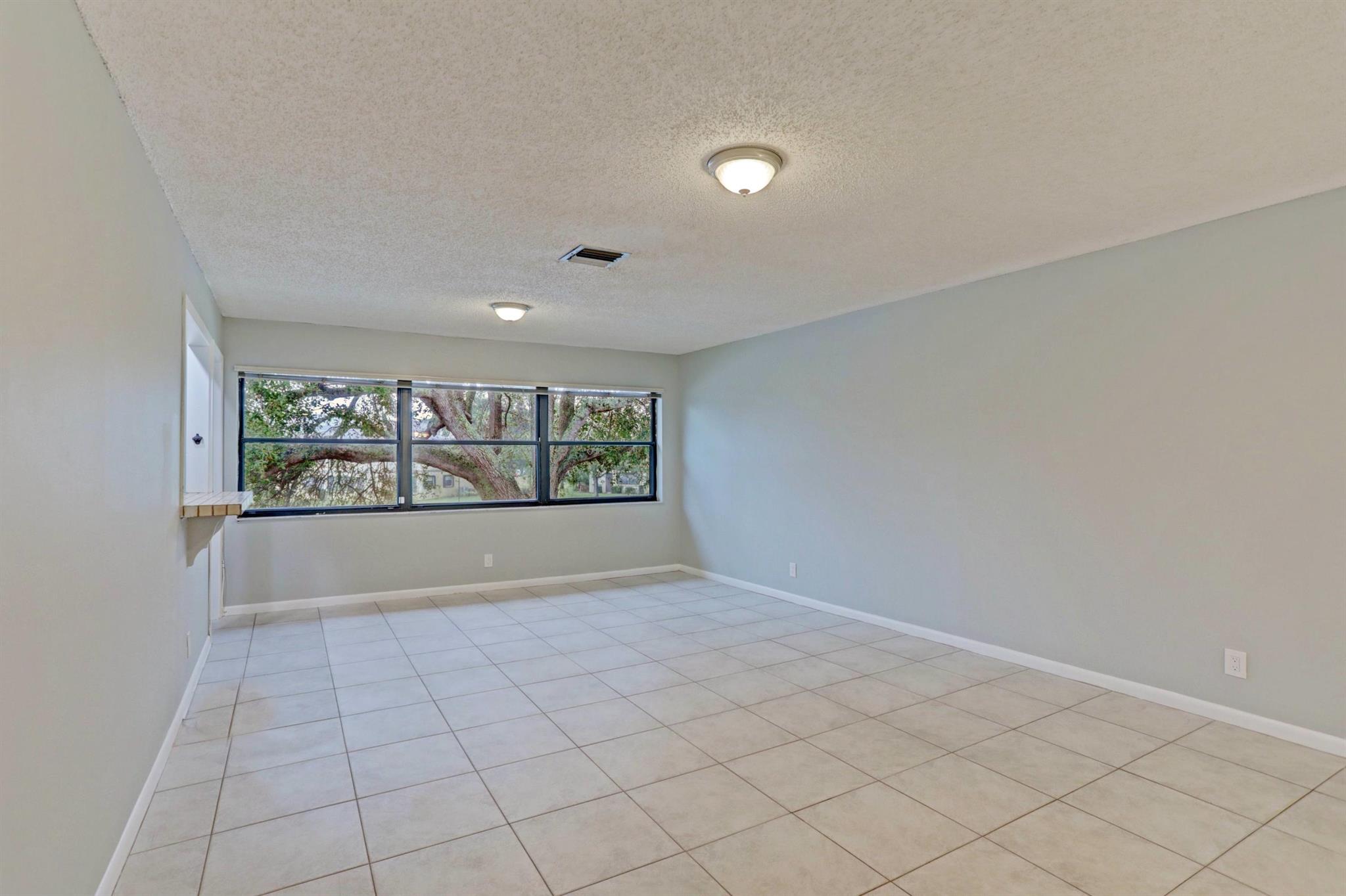 DELRAY OAKS CONDO - Residential