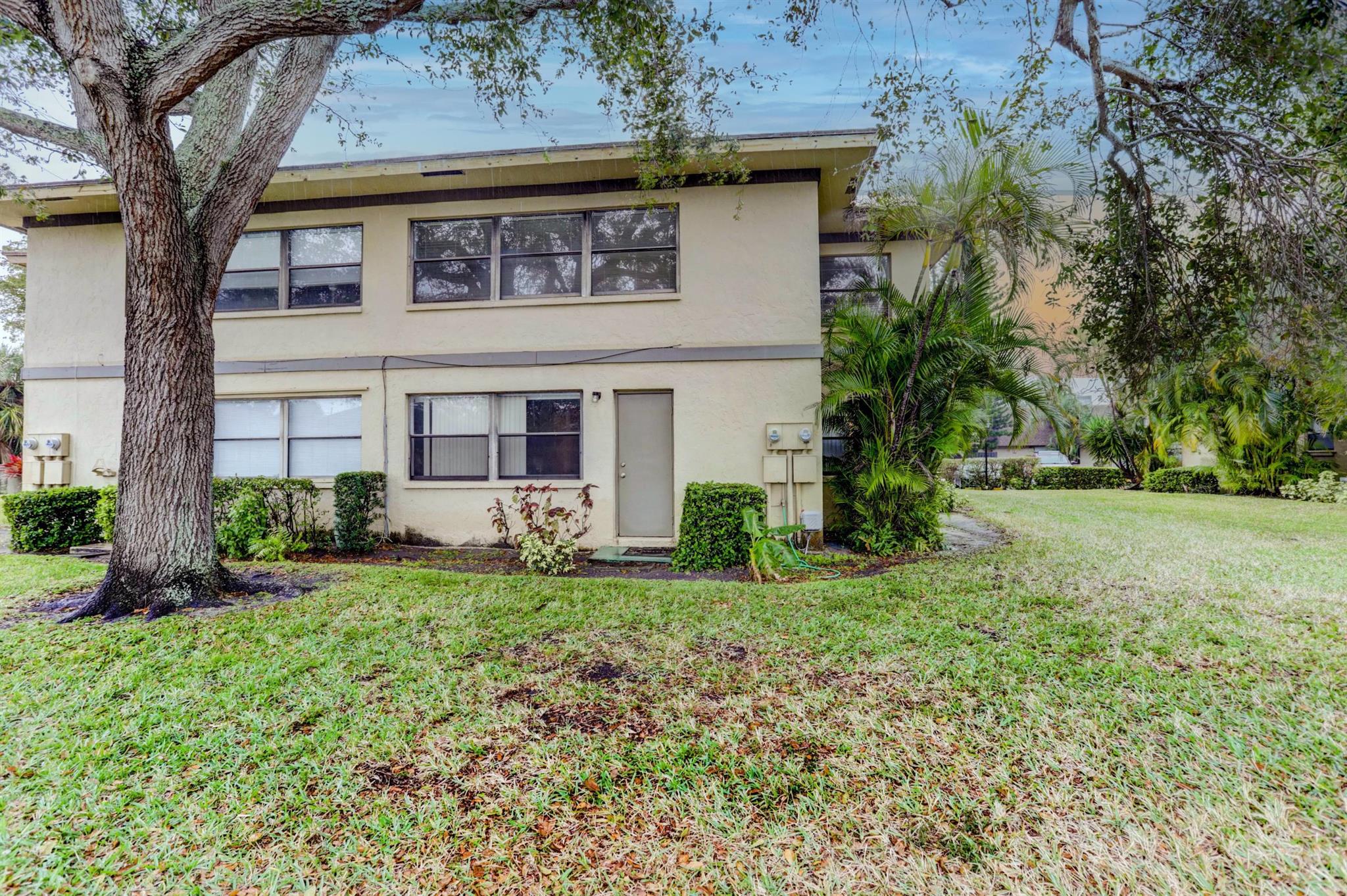 DELRAY OAKS CONDO - Residential