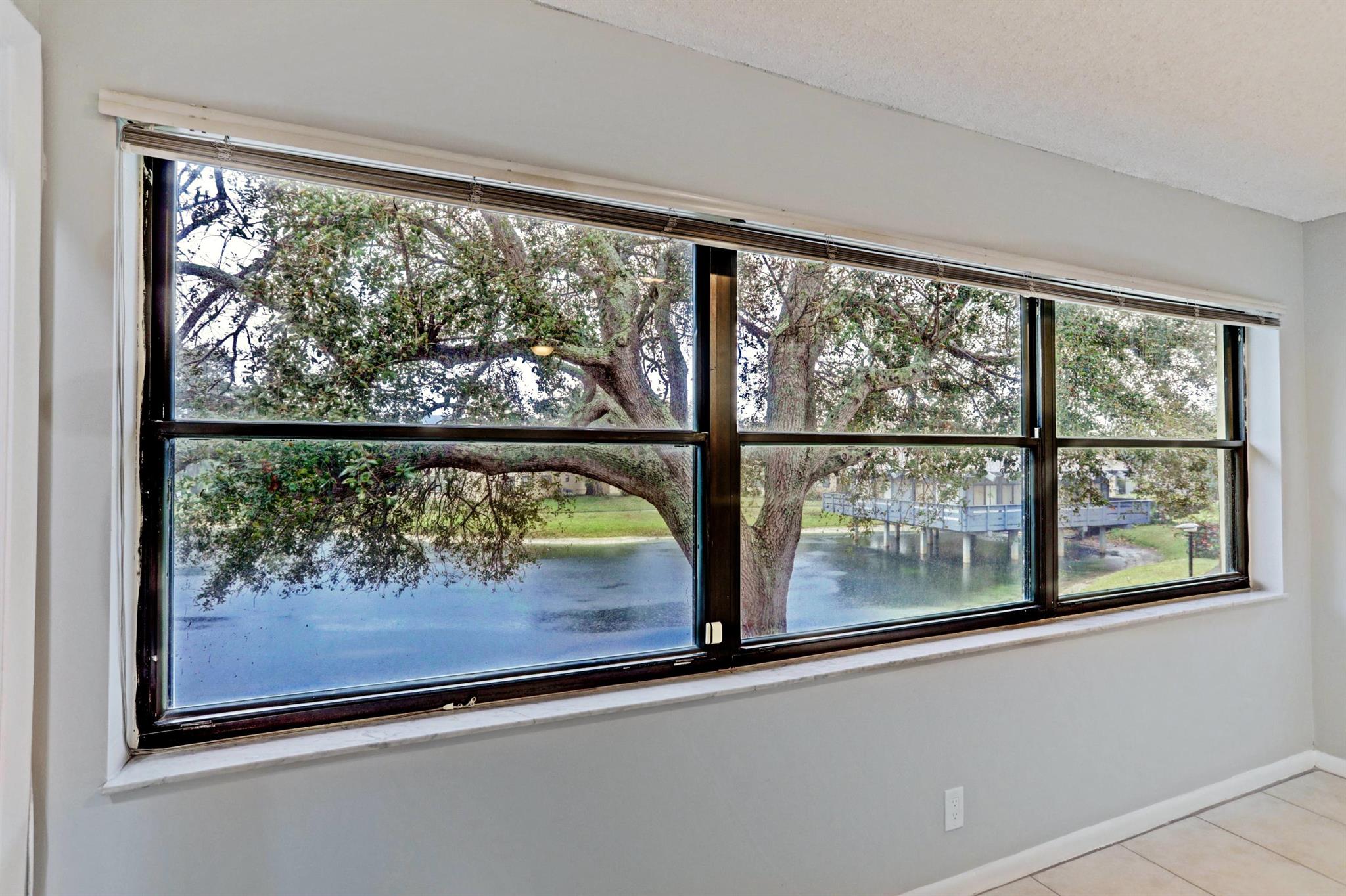 DELRAY OAKS CONDO - Residential