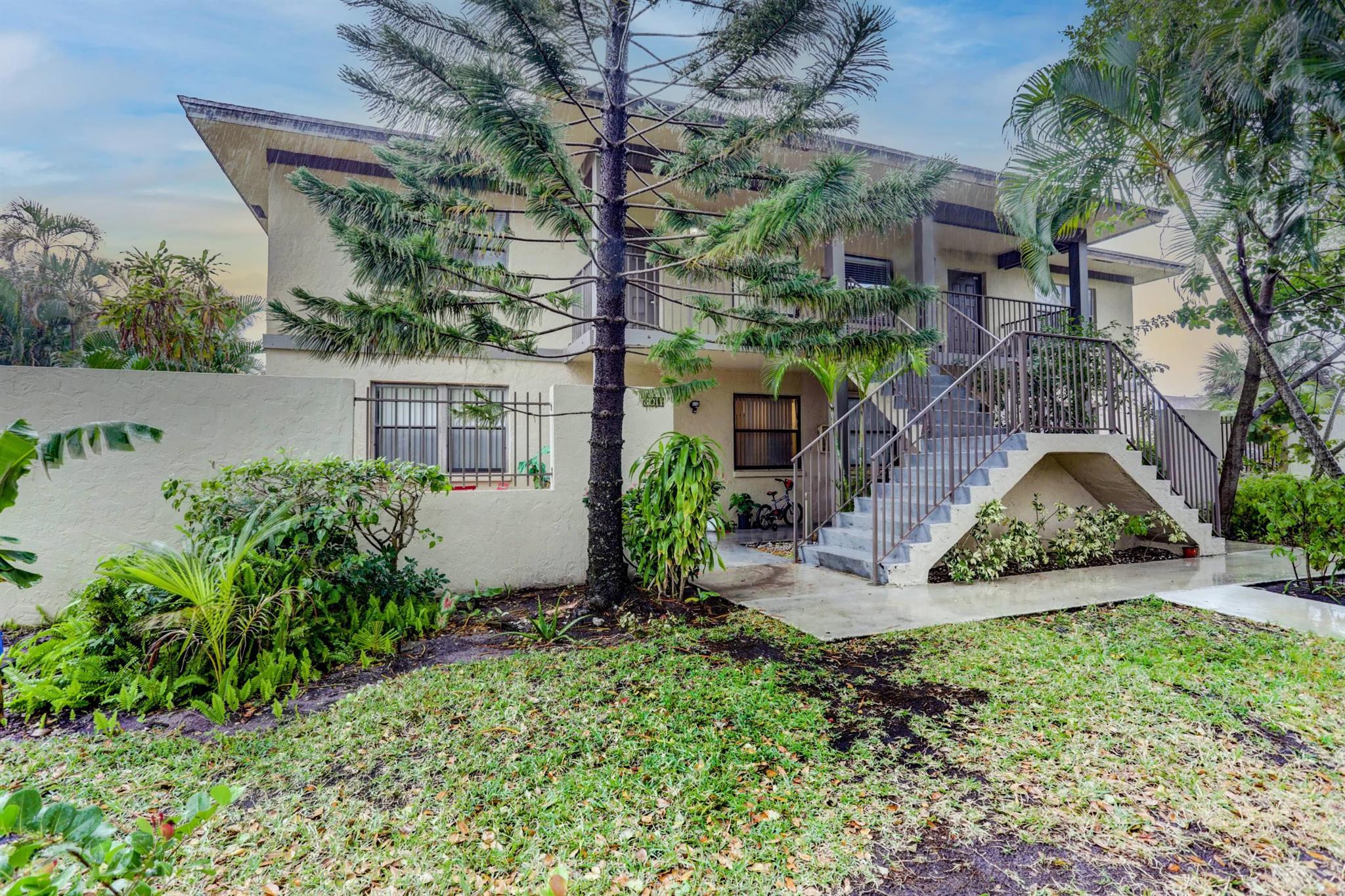 DELRAY OAKS CONDO - Residential
