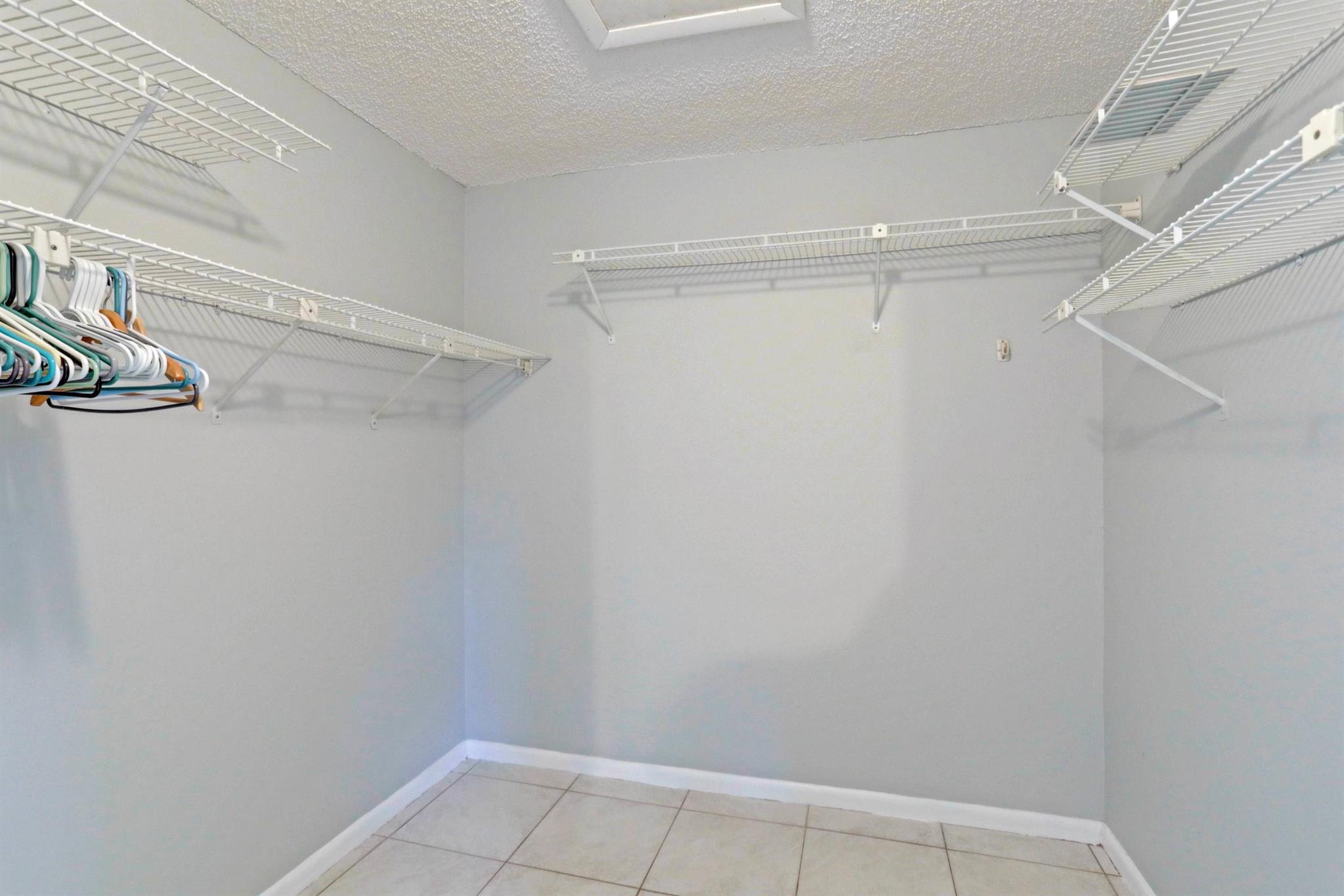 DELRAY OAKS CONDO - Residential