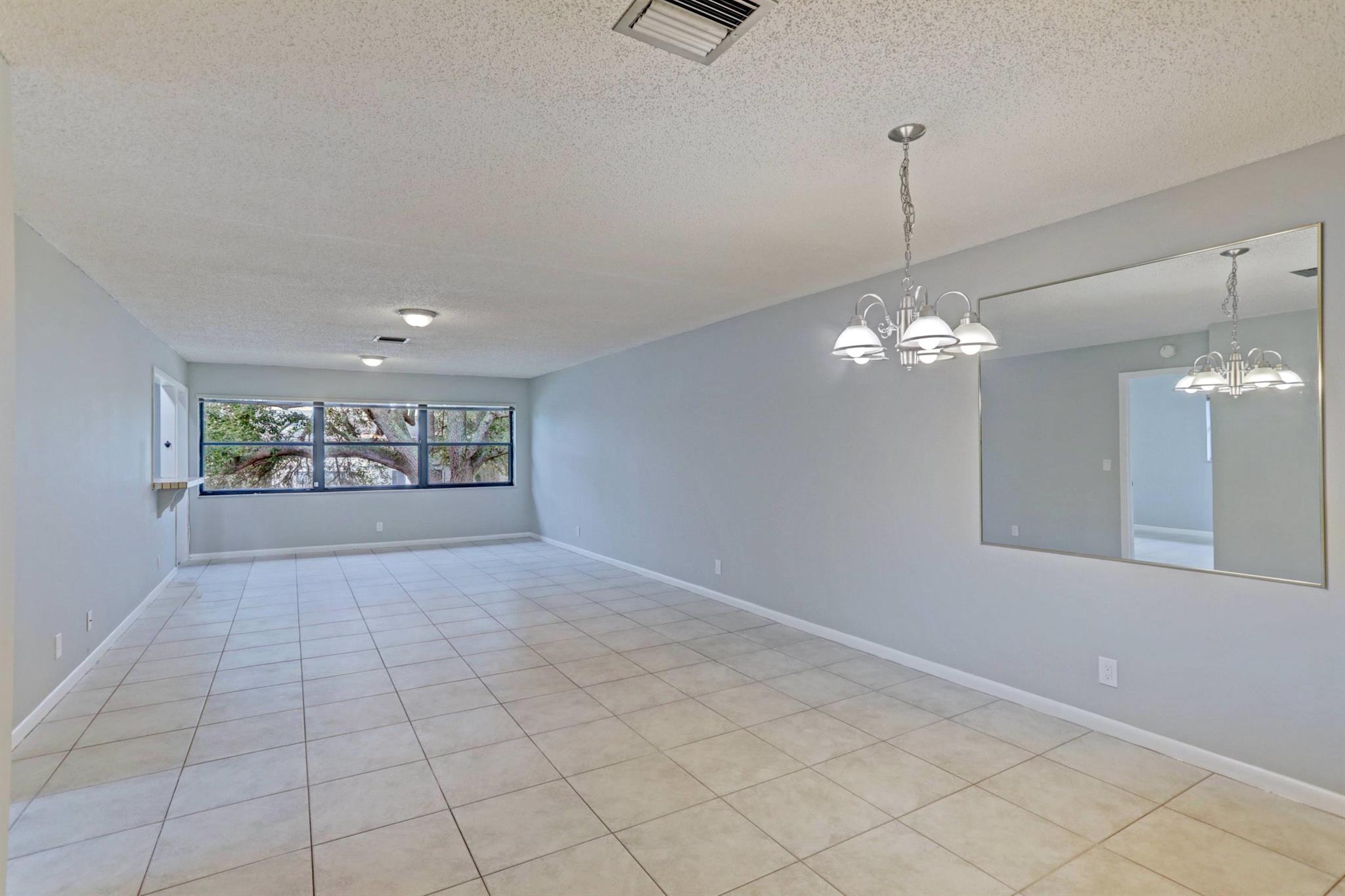 DELRAY OAKS CONDO - Residential