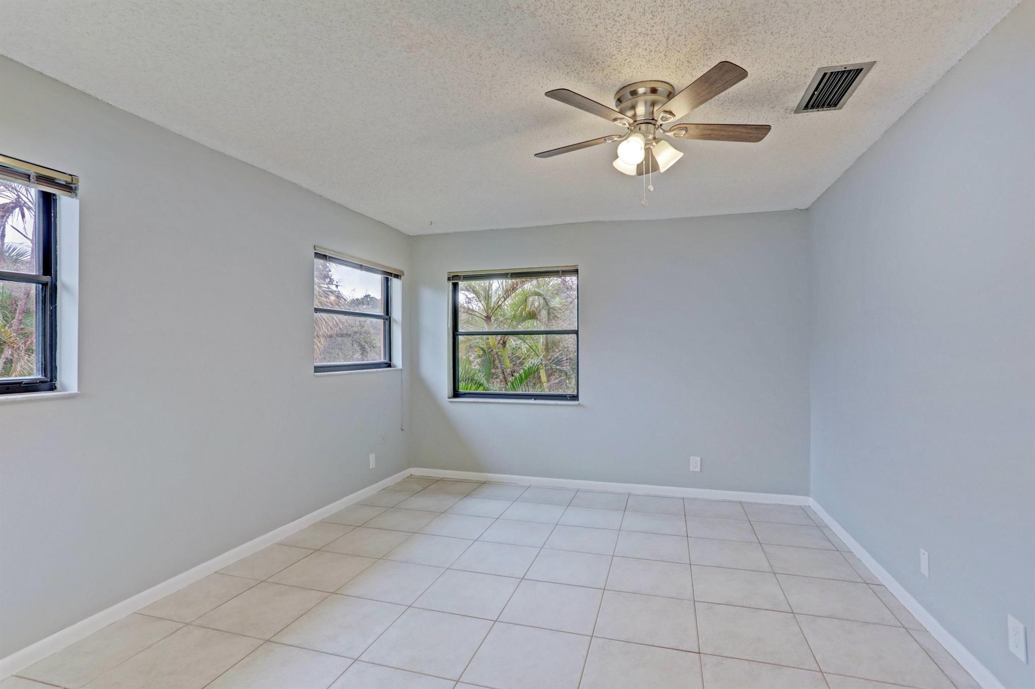 DELRAY OAKS CONDO - Residential