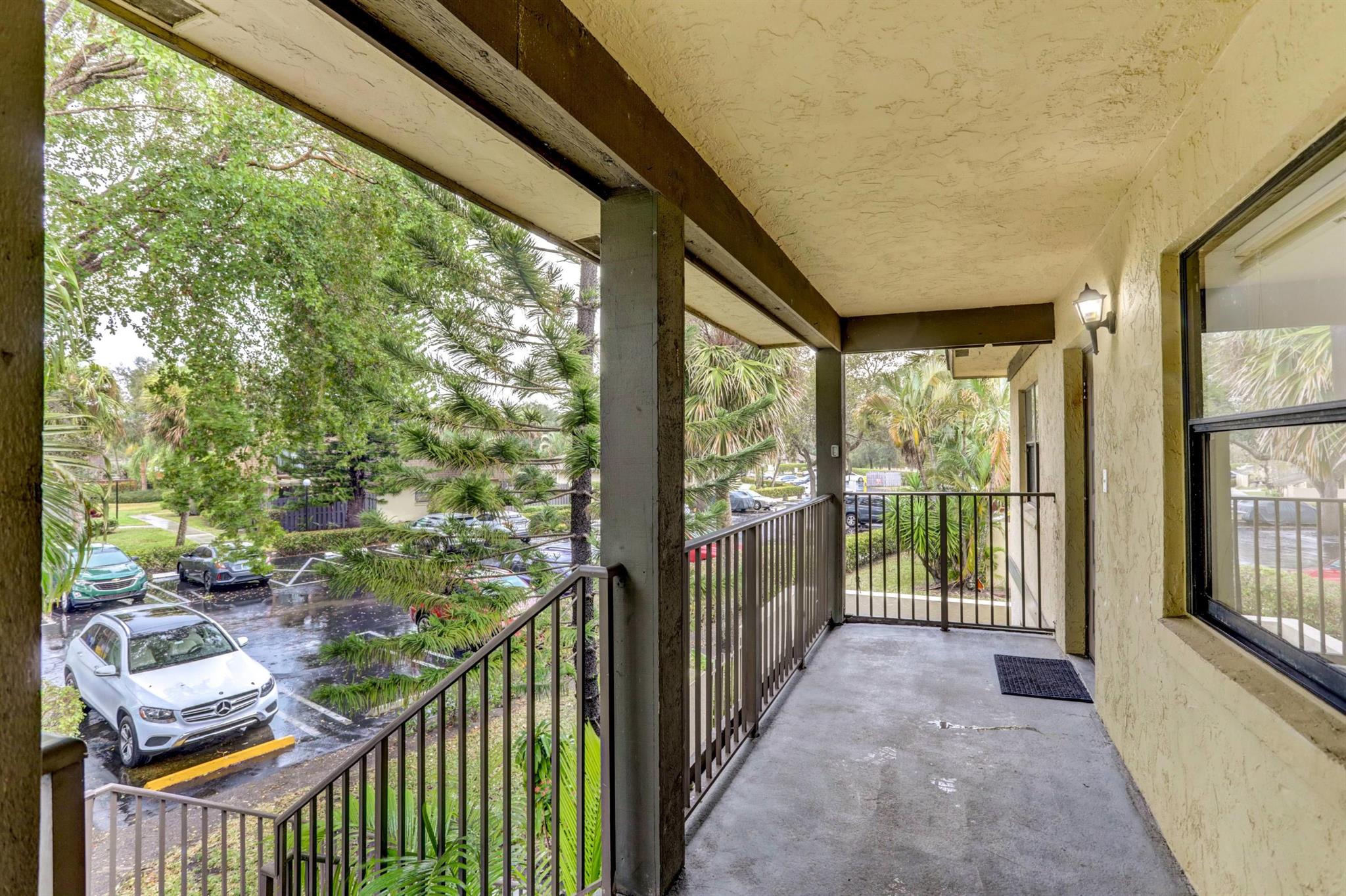 DELRAY OAKS CONDO - Residential