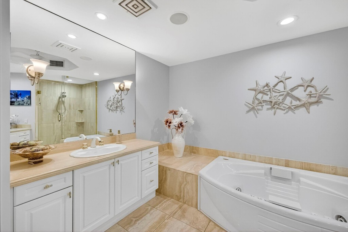 MEDITERRANEA CONDO - Residential