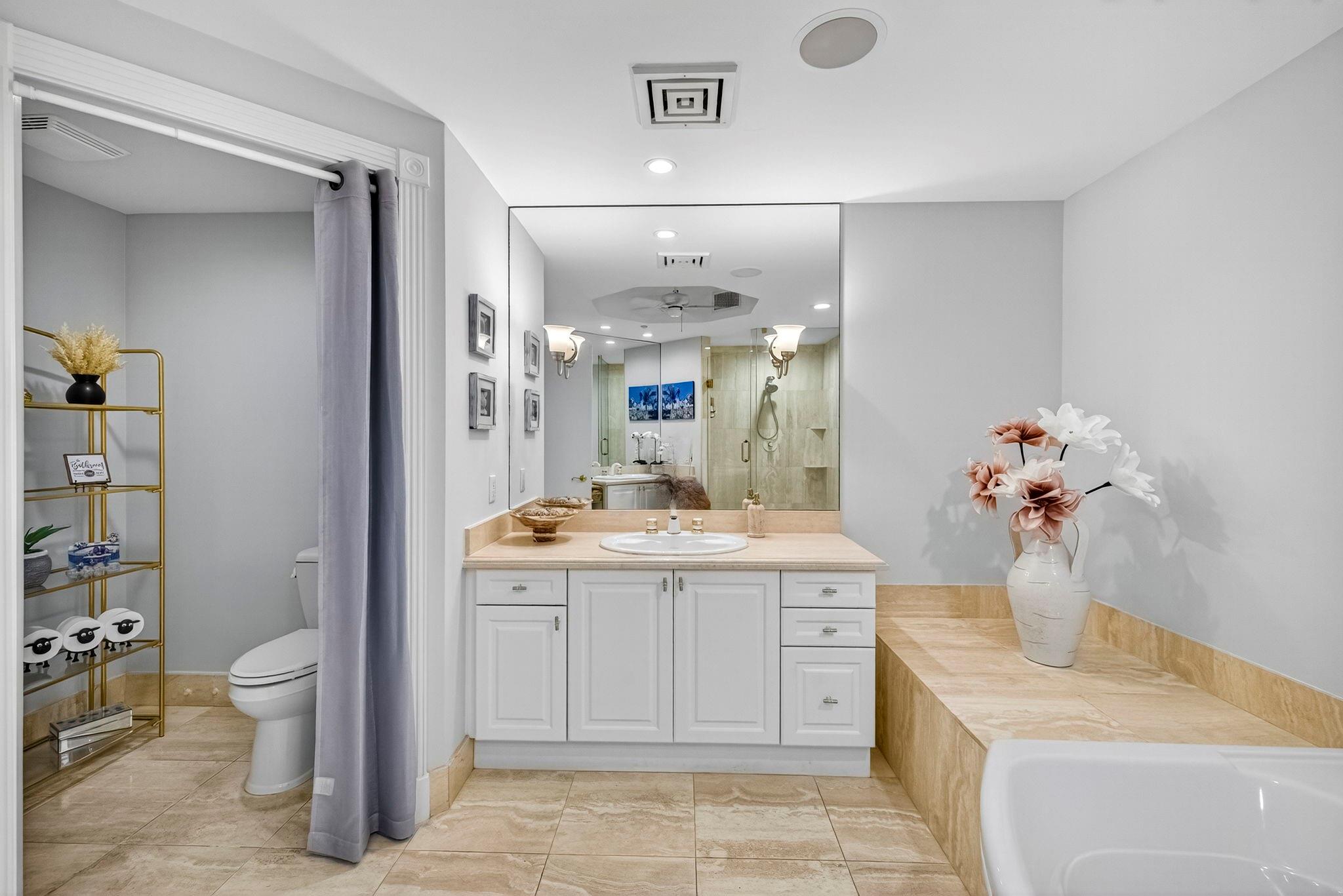 MEDITERRANEA CONDO - Residential