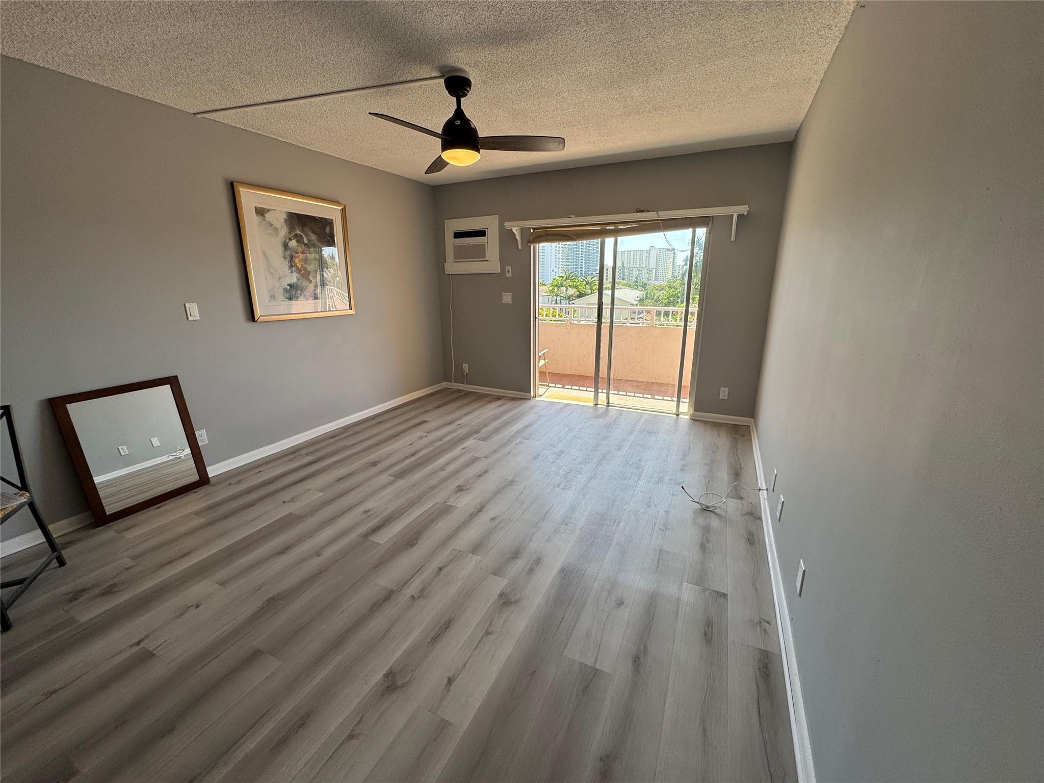 come and enjoy this one bedroom 1 bath unit, view of the pool & ocean. with new flooring, new painting, new ceiling fans, new vanity & mirror .... ready to move in. unfurnished. annual. NO pets. NO smoking. secure bldg. entrance. new elevators. one parking space. minutes to the beach or to federal hwy... next to Truist bank. heated pool & laundry facility.