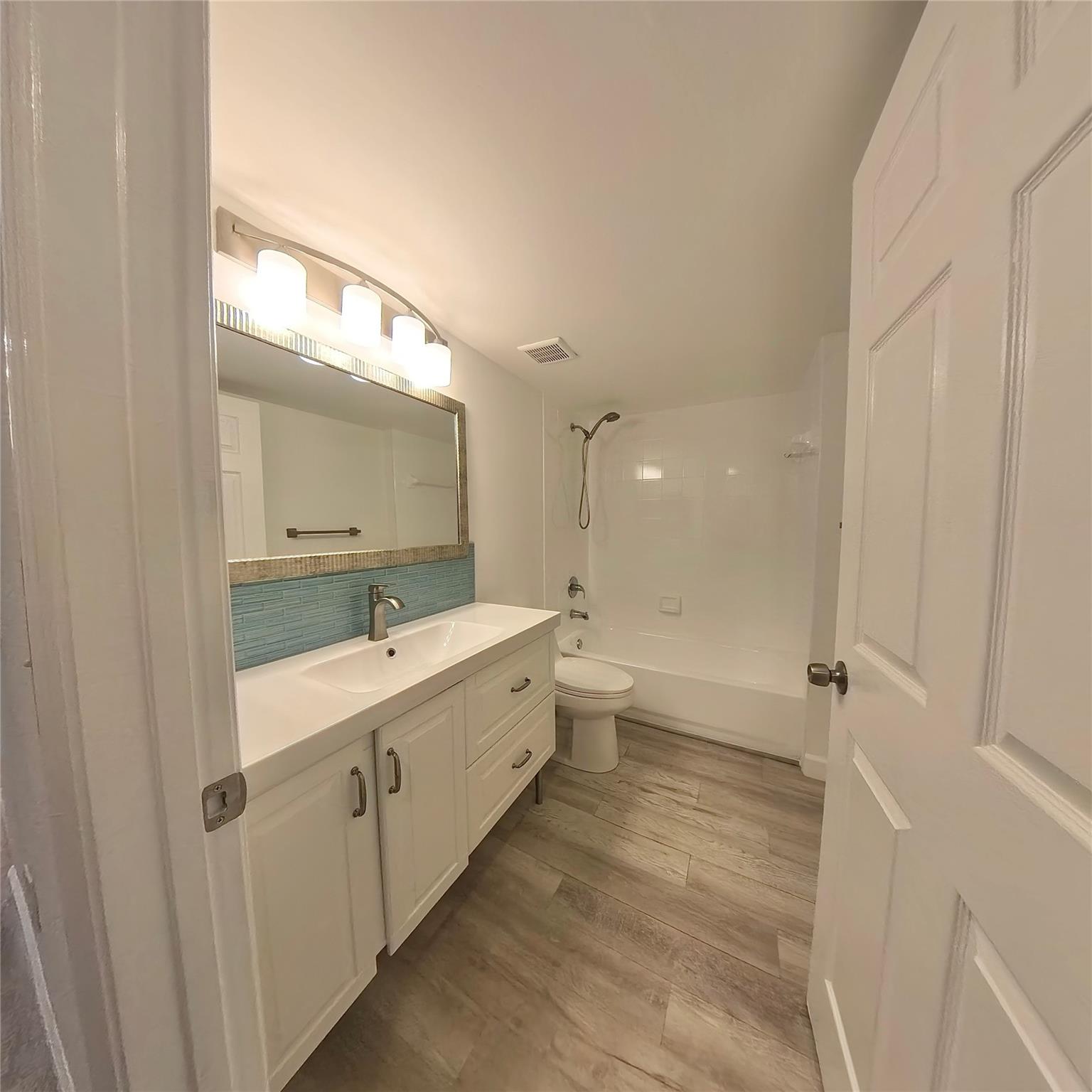 Evergreen Lakes Condo - Residential Lease