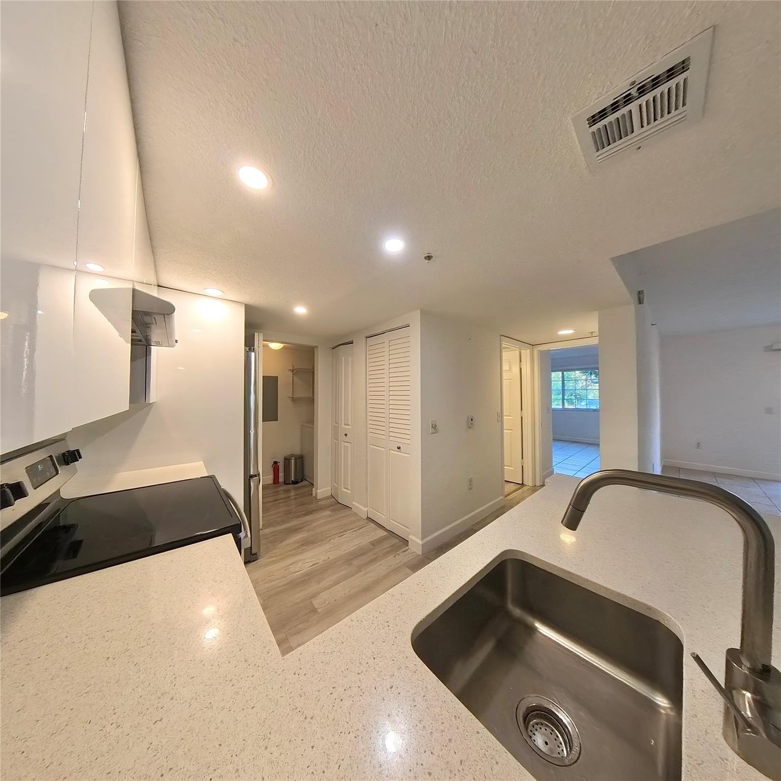 Evergreen Lakes Condo - Residential Lease