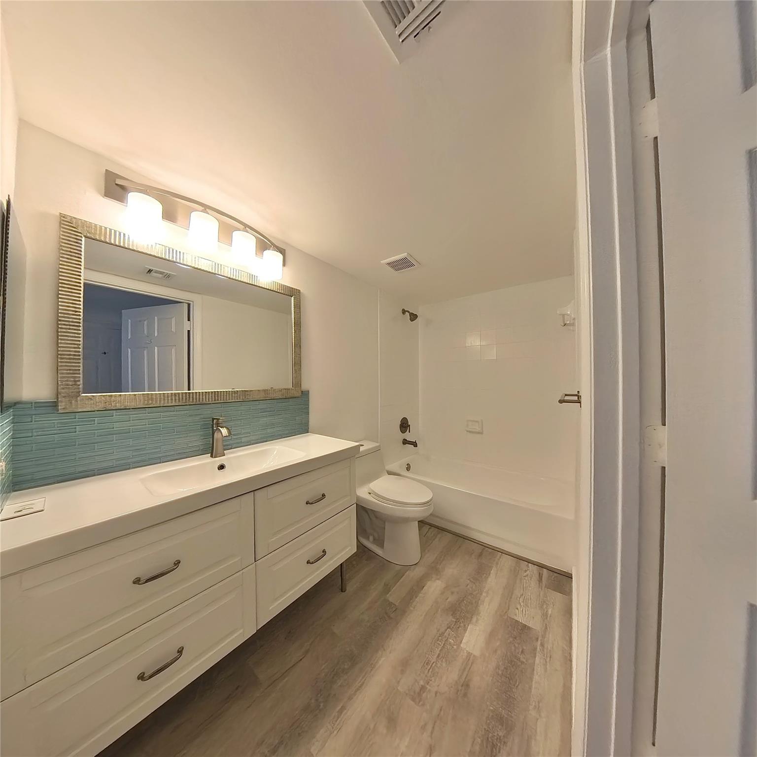 Evergreen Lakes Condo - Residential Lease