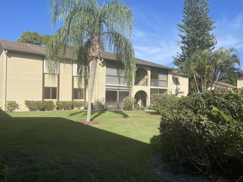 Photo of 305 Pine Ridge Circle #B-1, Greenacres, FL 33463 (MLS # R10829588)