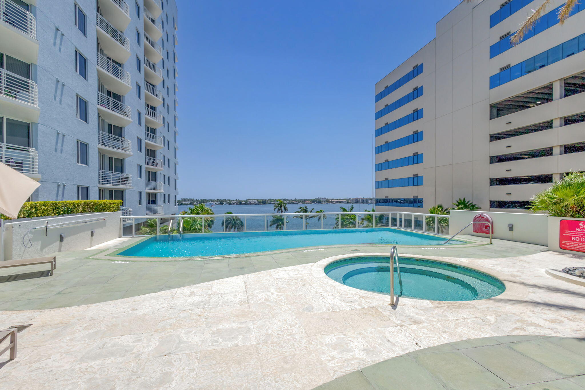 SLADE CONDO - Residential