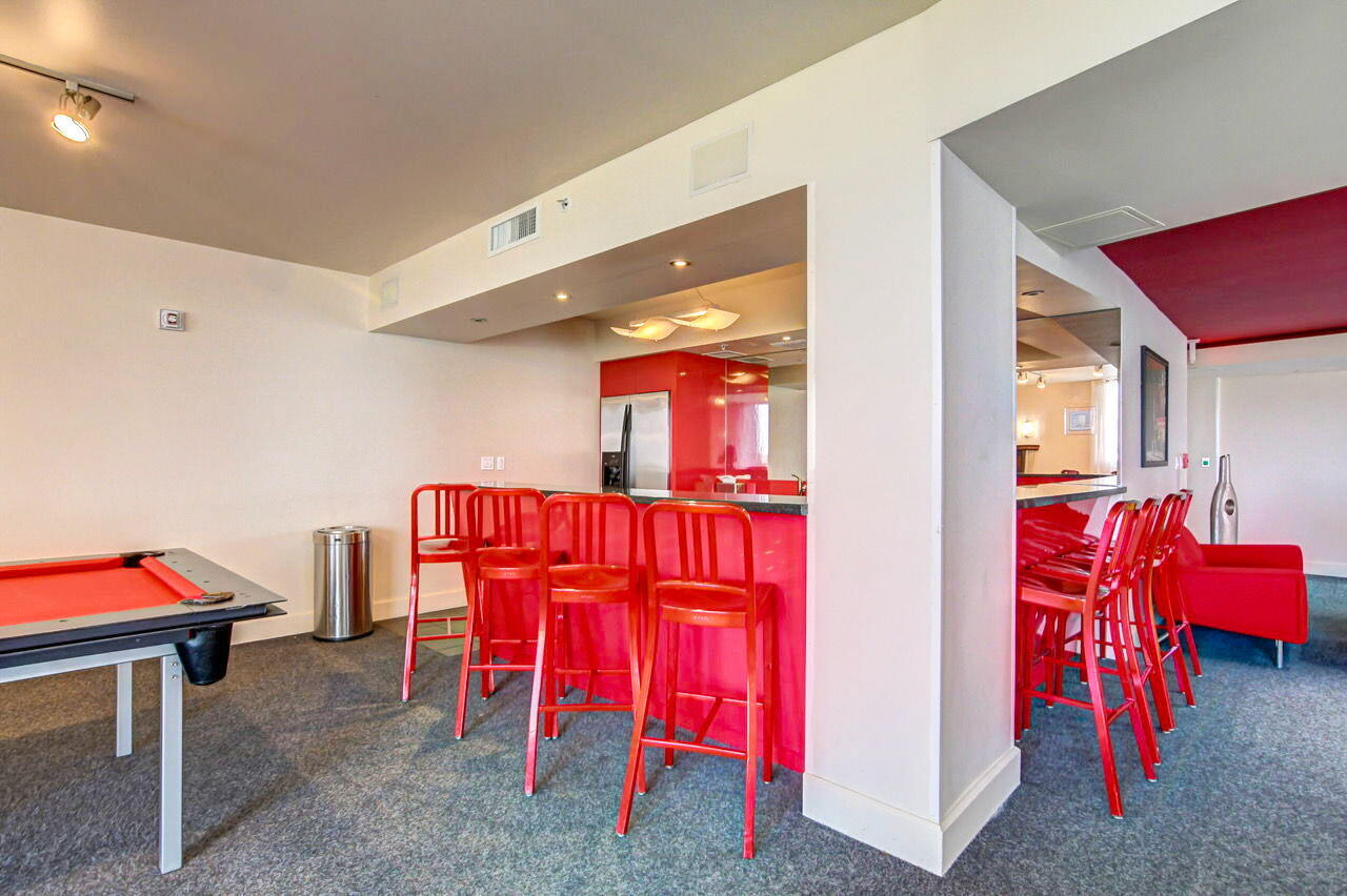 SLADE CONDO - Residential