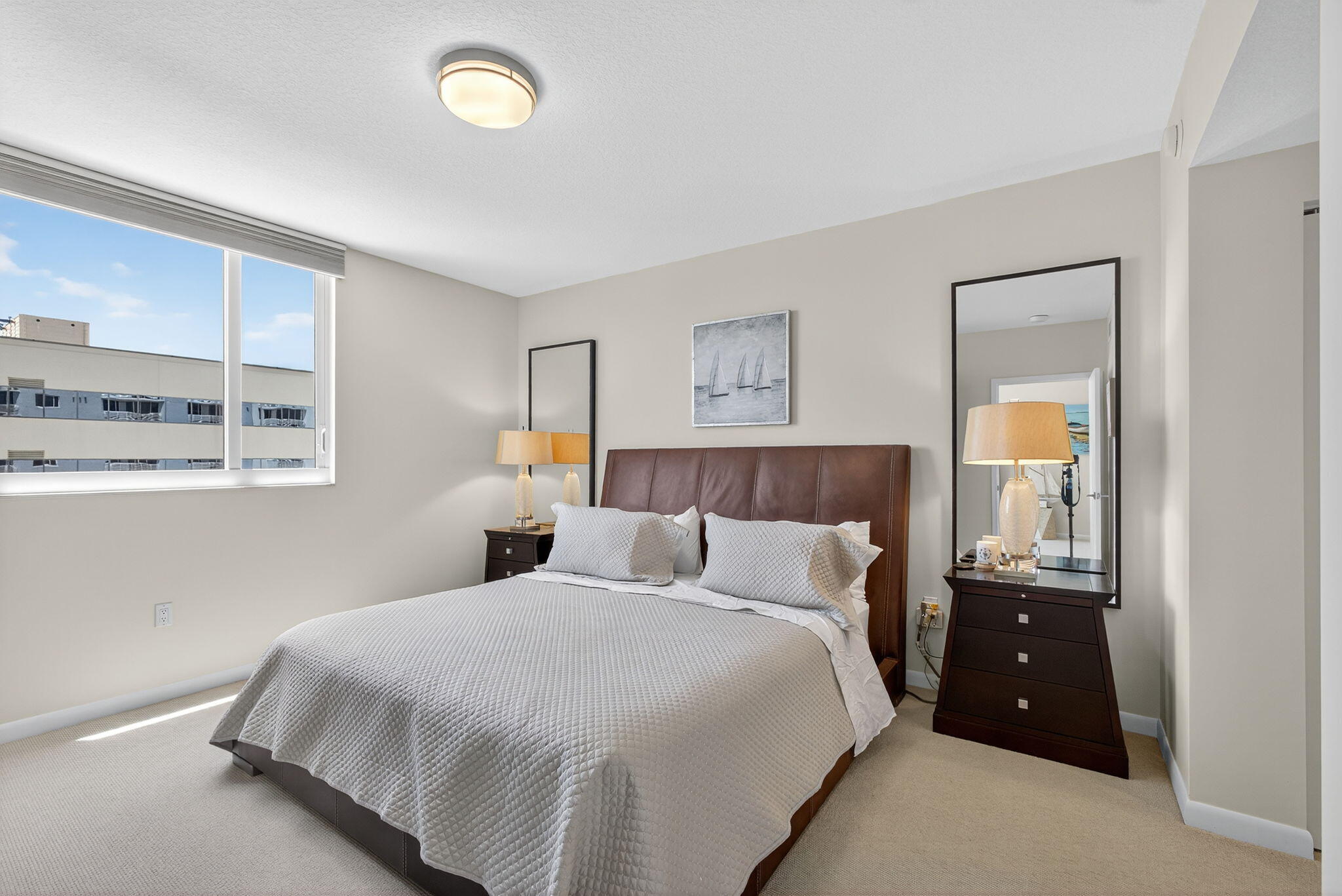 SLADE CONDO - Residential