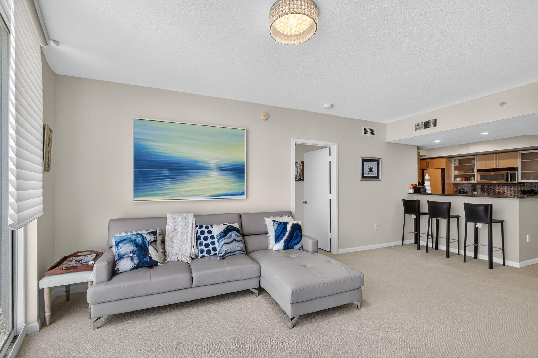 SLADE CONDO - Residential