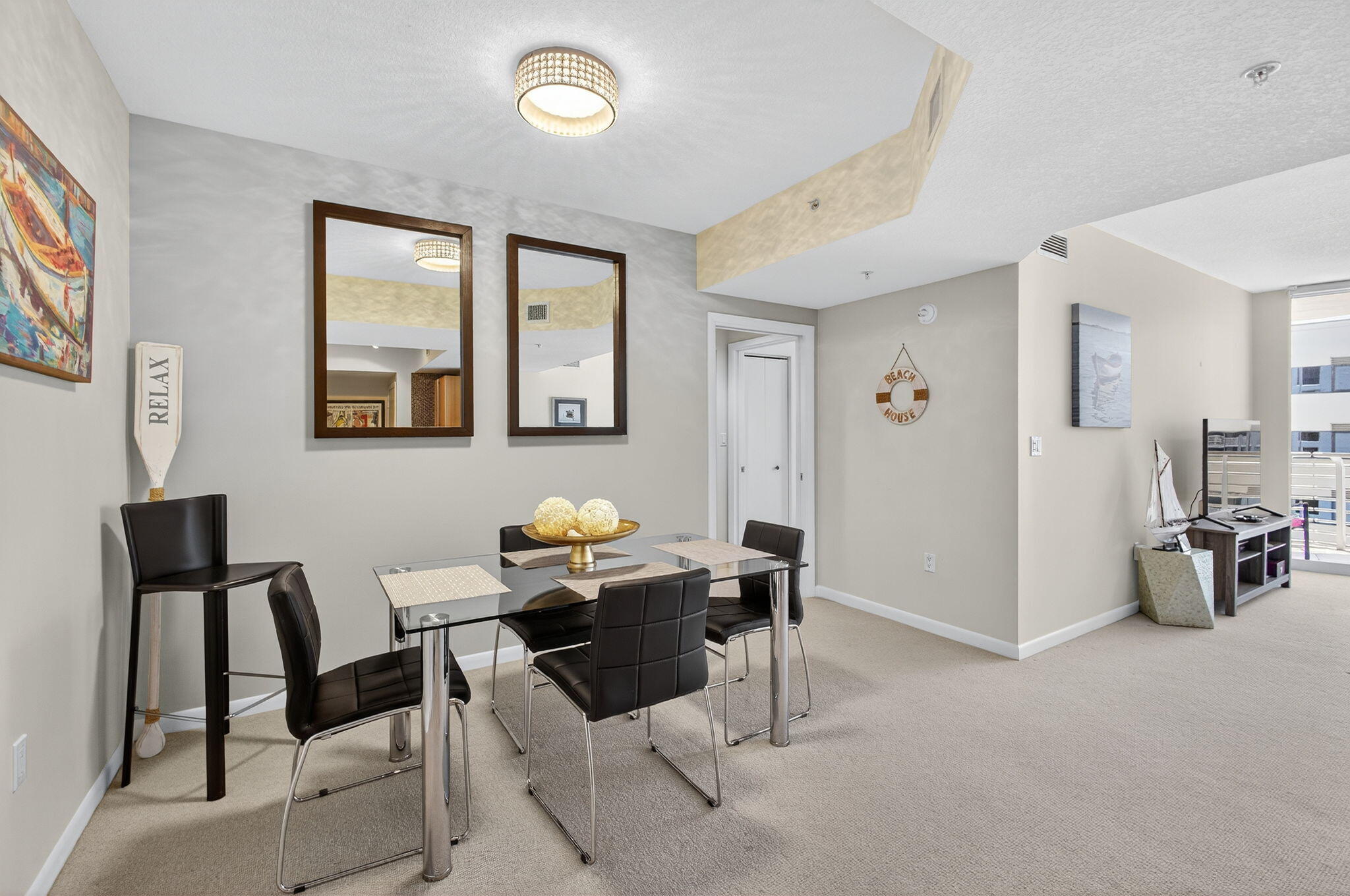 SLADE CONDO - Residential