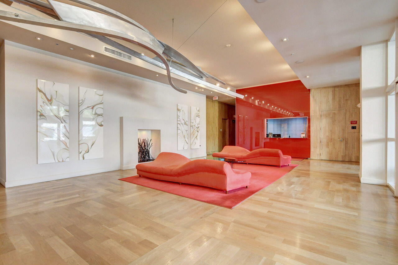 SLADE CONDO - Residential