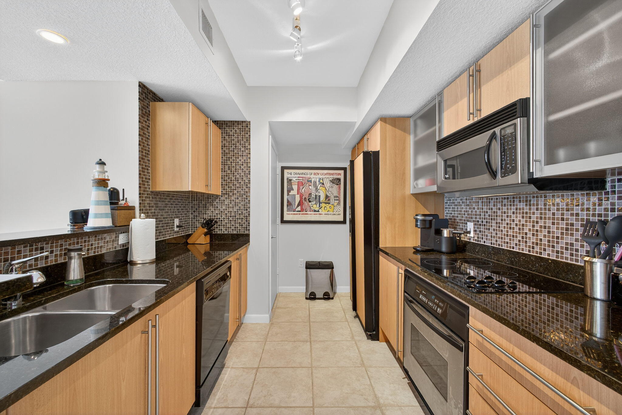 SLADE CONDO - Residential