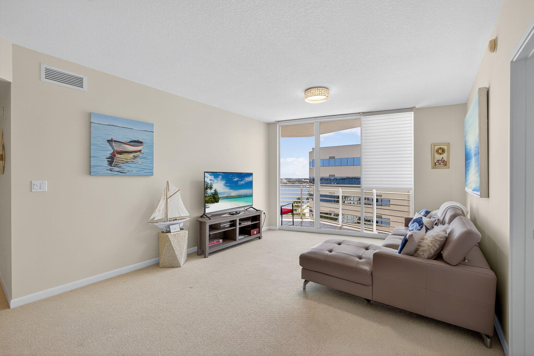 SLADE CONDO - Residential