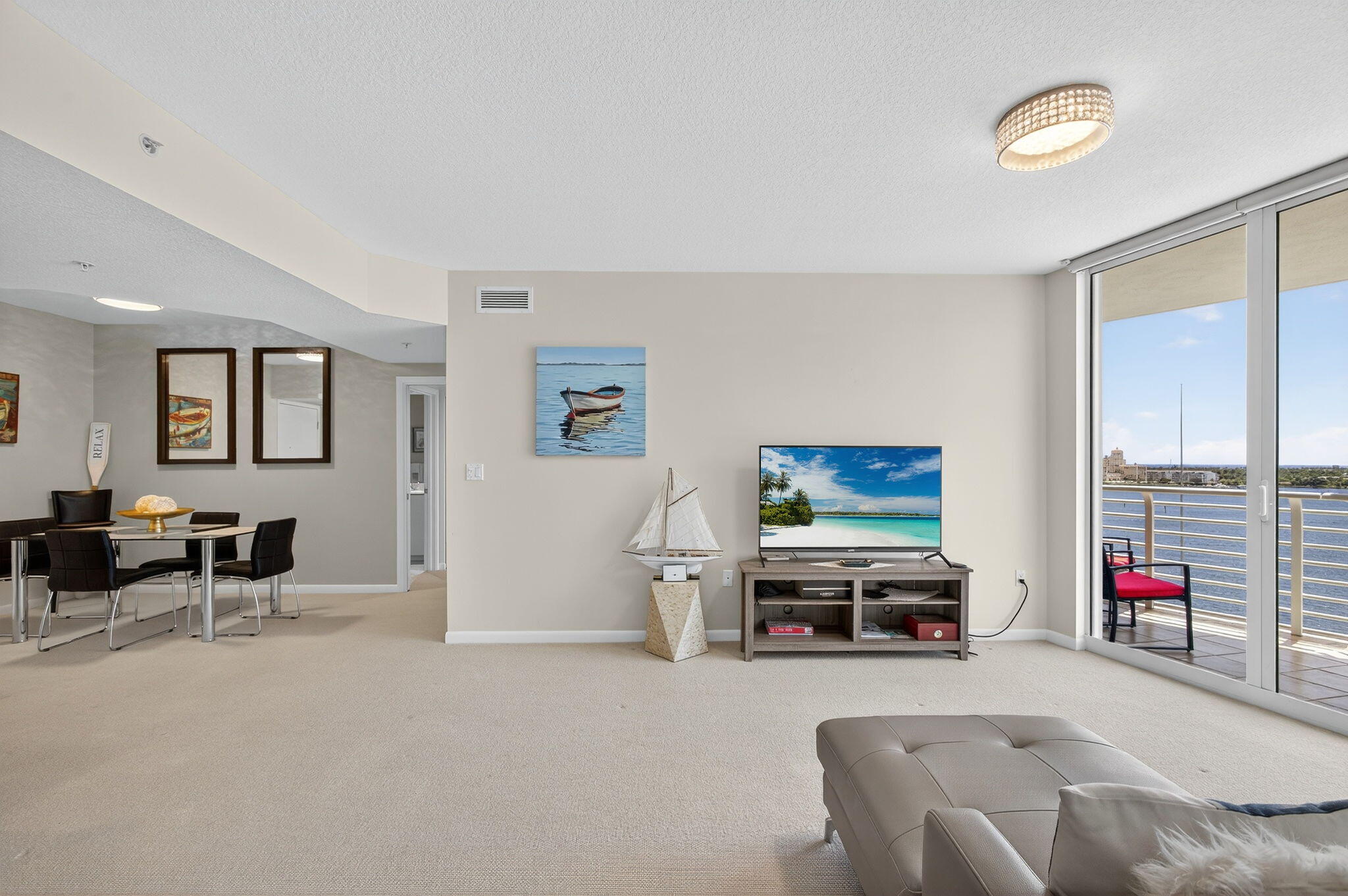 SLADE CONDO - Residential