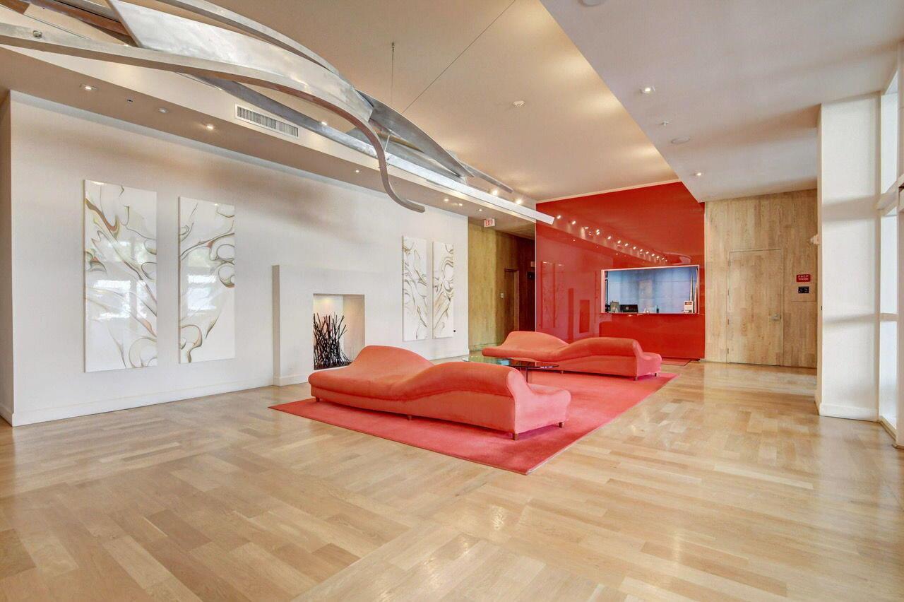 SLADE CONDO - Residential