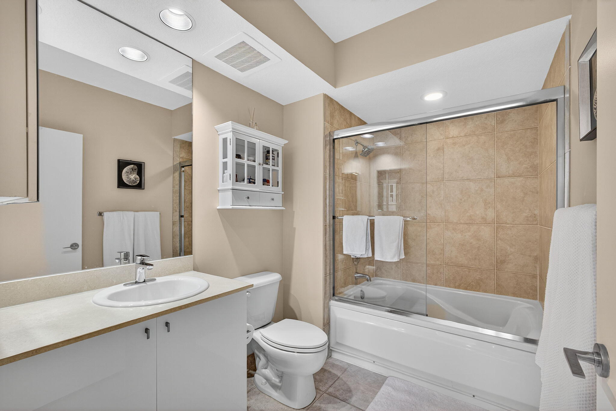 SLADE CONDO - Residential