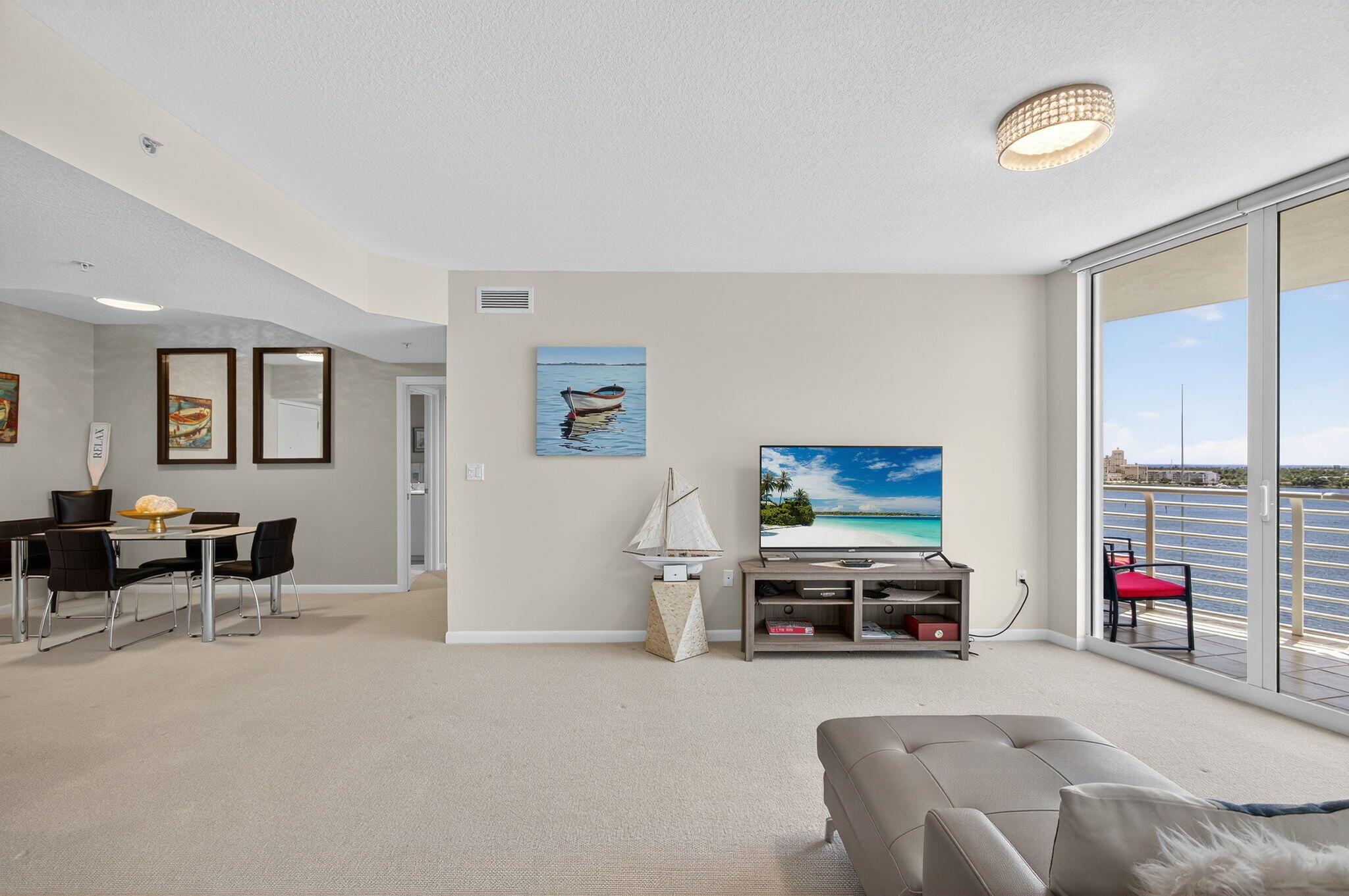 SLADE CONDO - Residential