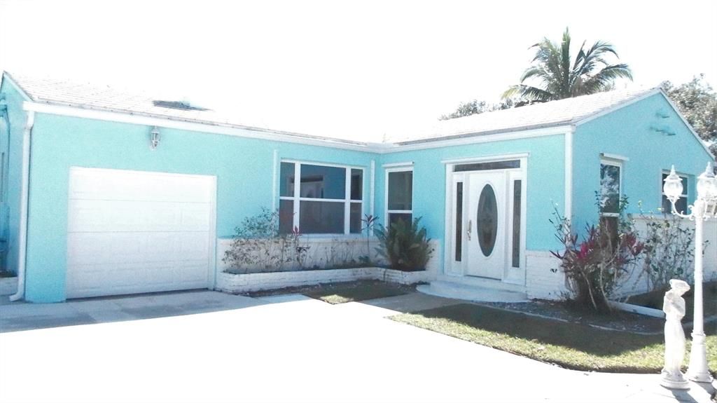 Photo of 2232 SW Canal Street, Stuart, FL 34997 (MLS # R10774015)