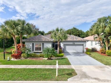 10883 Crystal Key Lane