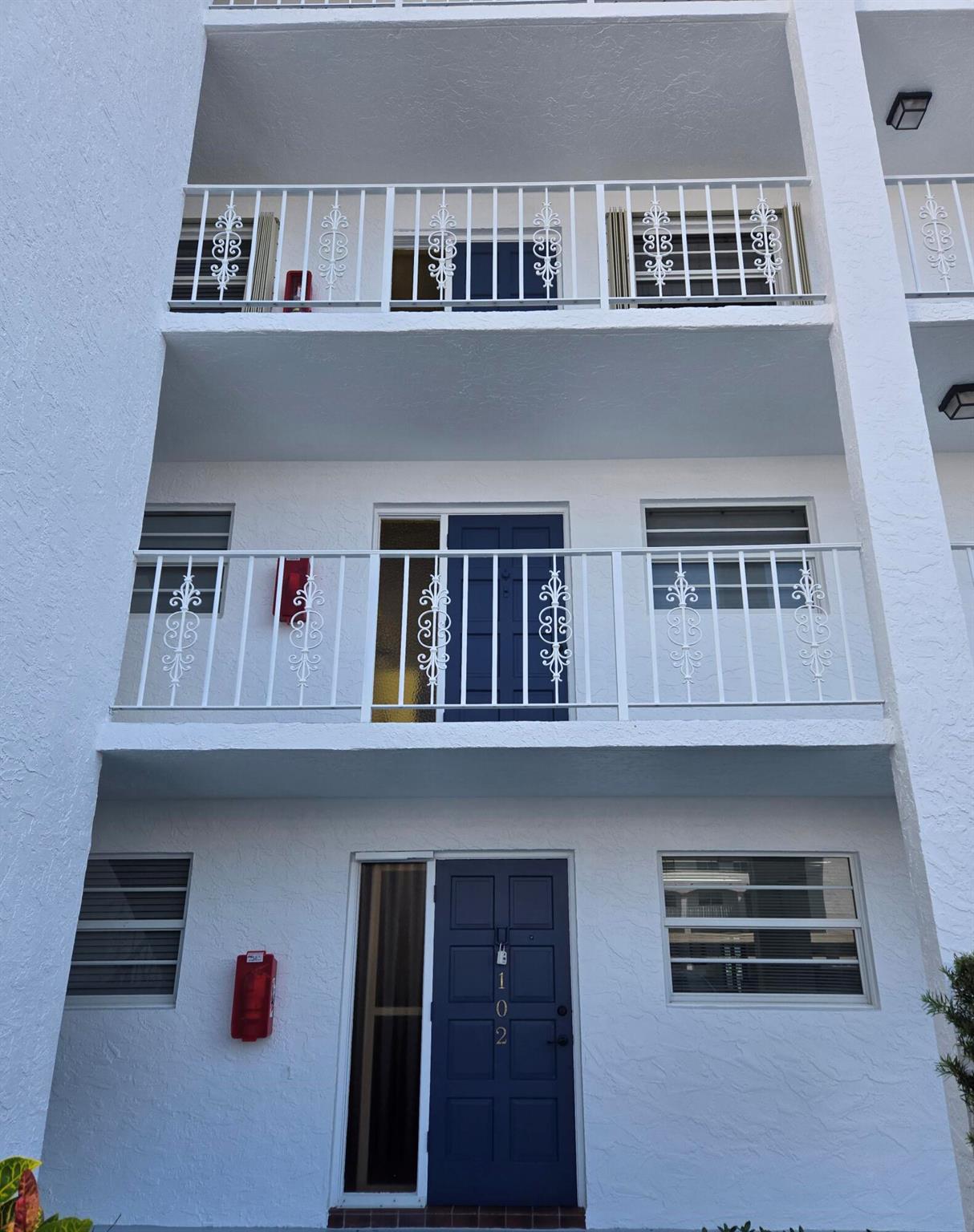 21 Yacht Club Drive 102
