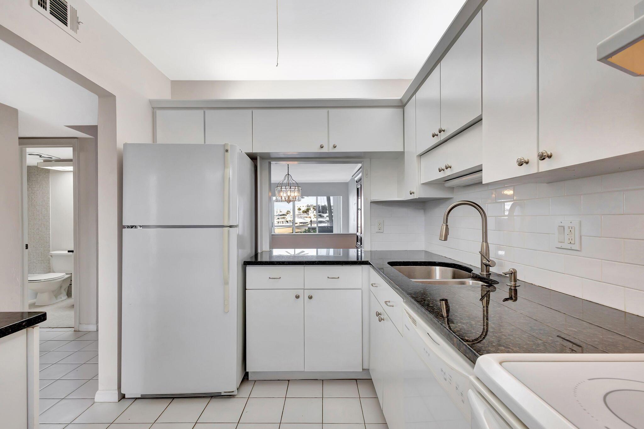 21 Yacht Club Drive 102