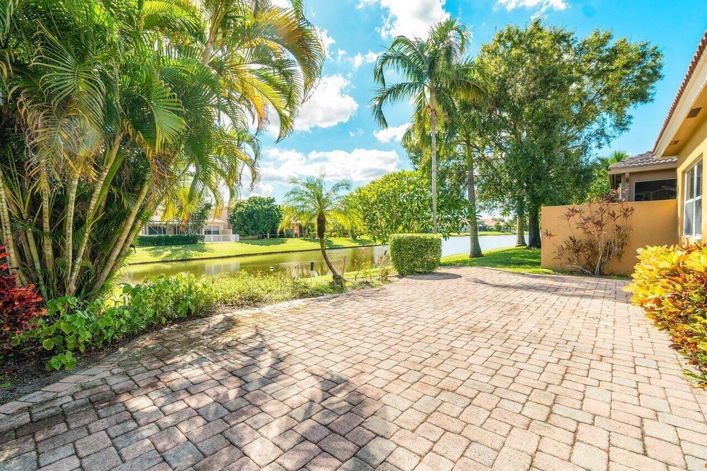 Photo of 5540 VIA DE LA PLATA Circle, Delray Beach, FL 33484 (MLS # B26073970)