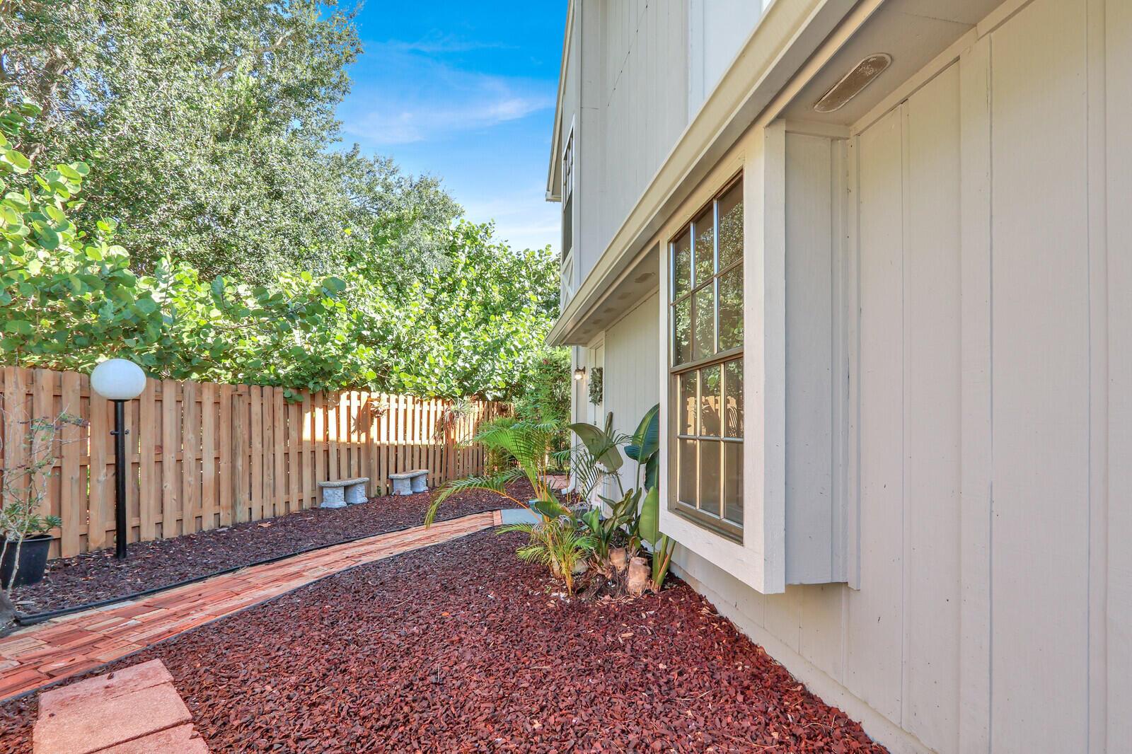 VERO BEACH HIGHLANDS UNIT - Residential