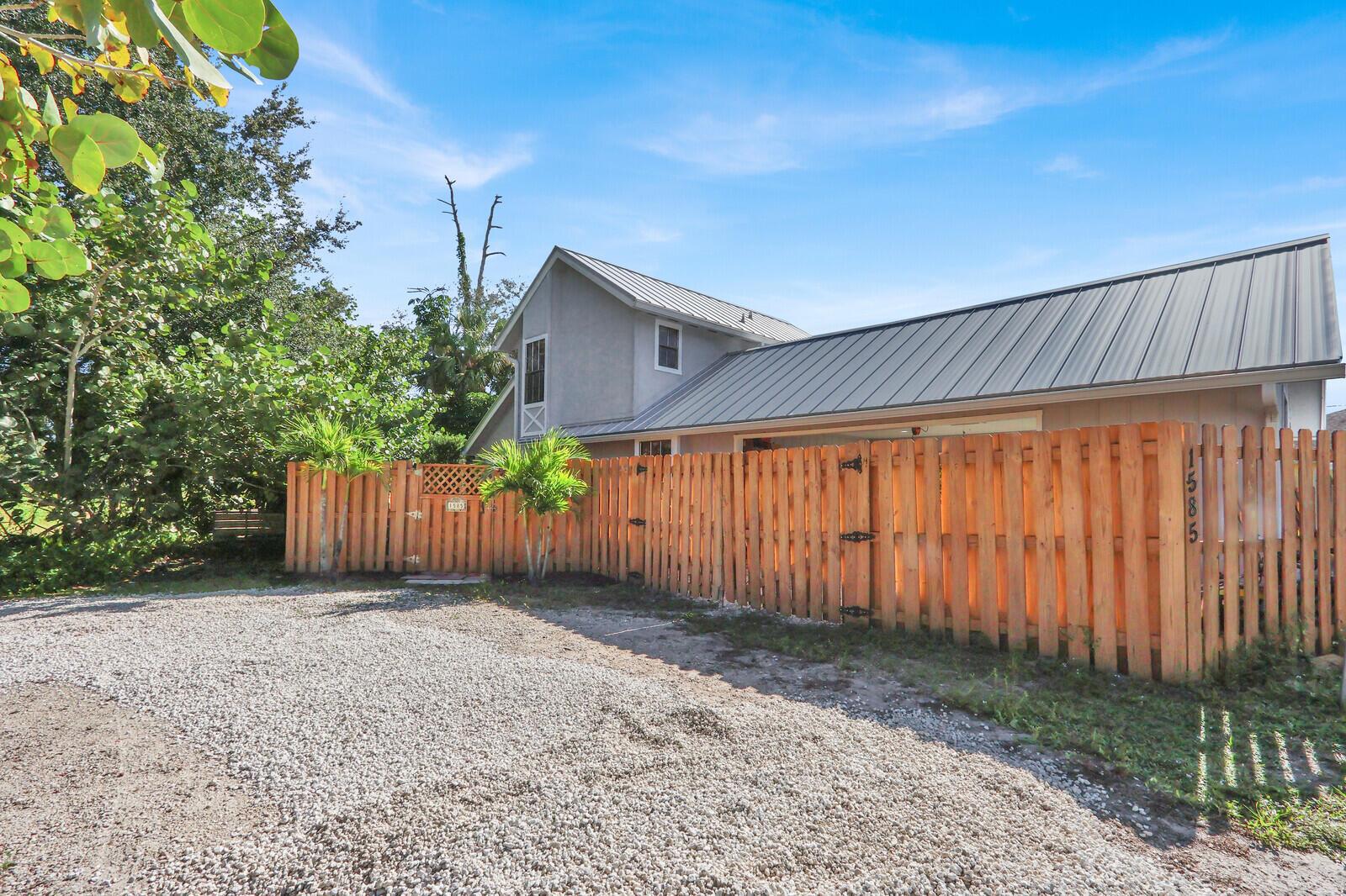 VERO BEACH HIGHLANDS UNIT - Residential