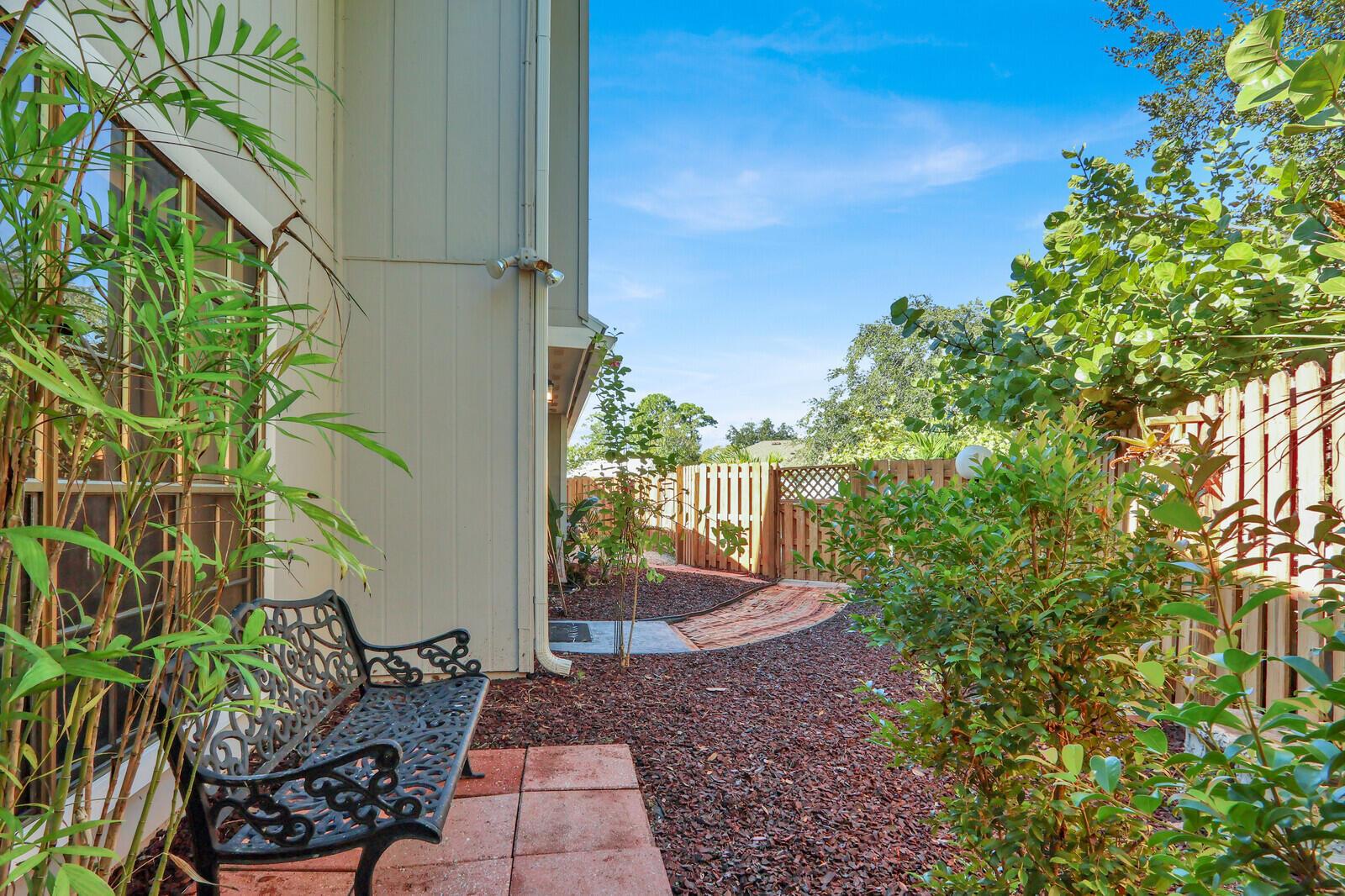 VERO BEACH HIGHLANDS UNIT - Residential