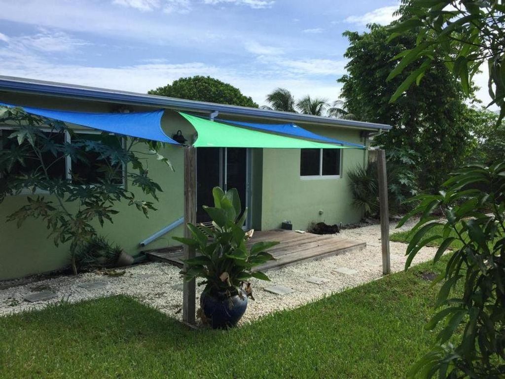 Photo of 520 NE 36th Street, Boca Raton, FL 33431 (MLS # R11117082)