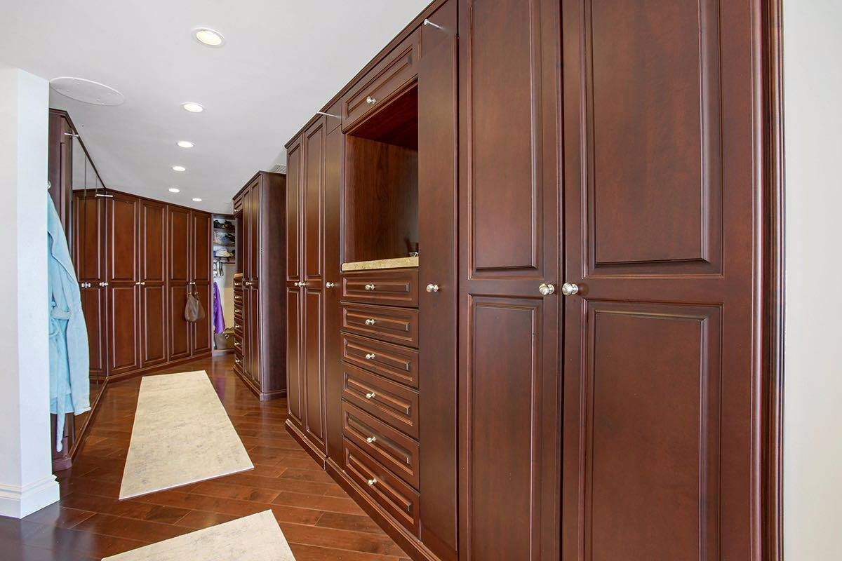 TWENTY ONE HUNDRED CONDO - Residential