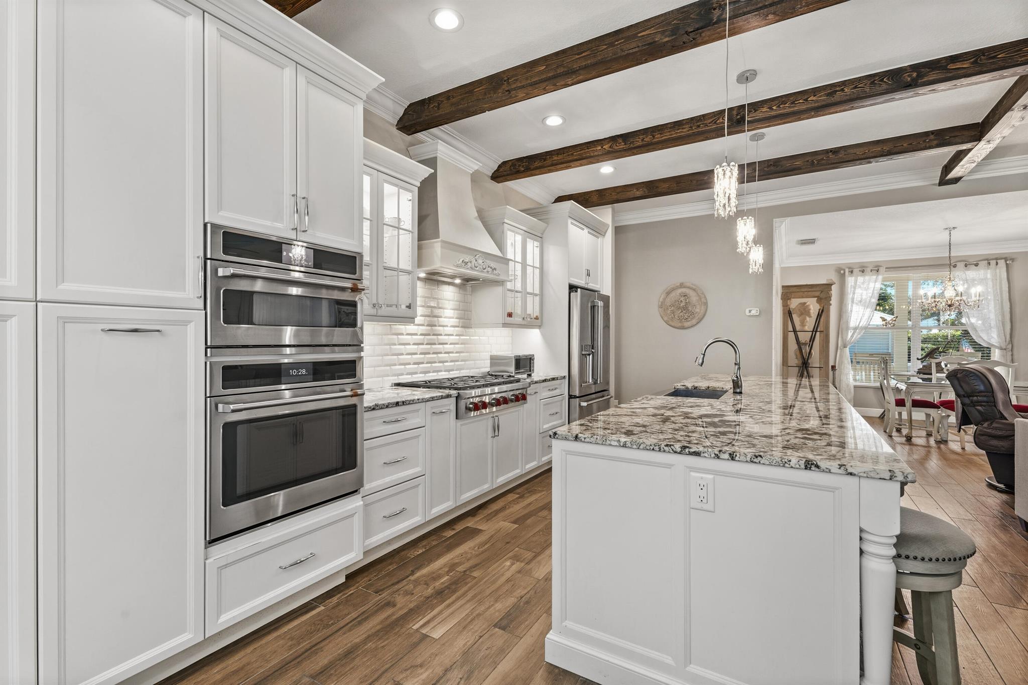 8868 SW Fishermans Wharf Drive